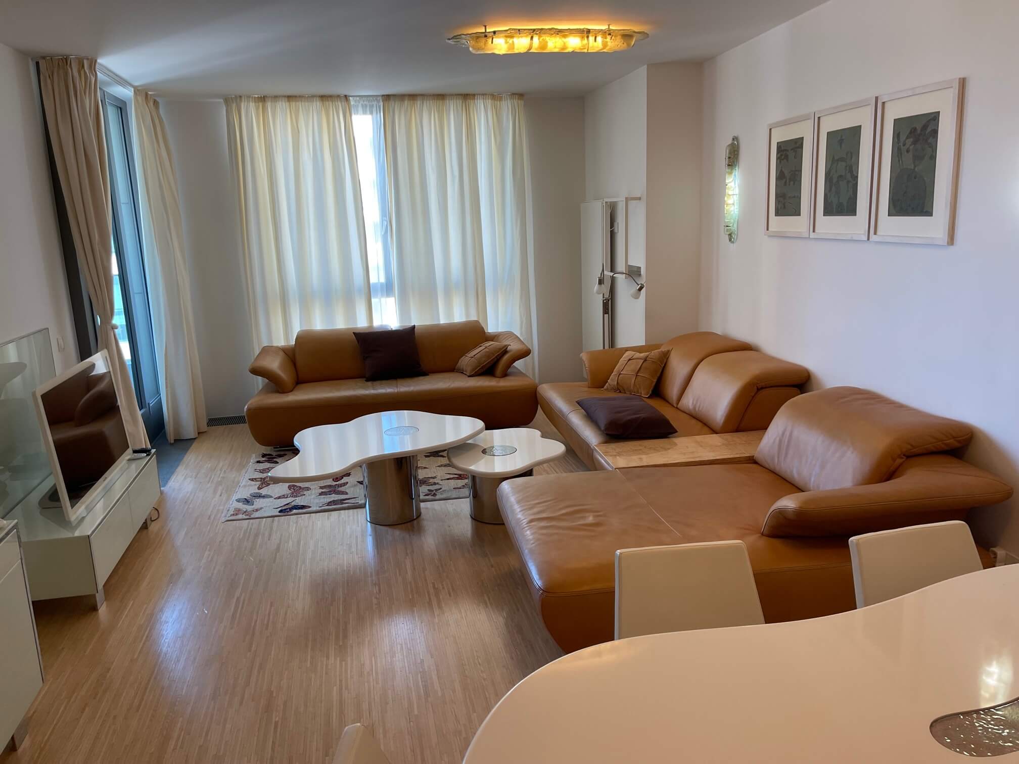Predané: 3 IZBOVÝ BYT V Eurovei, 3 POSCHODIE, ÚŽITKOVÁ 100M2, LOGGIA 4M2, 2x PARKOVACIE MIESTO, KOBKA 4M2-2
