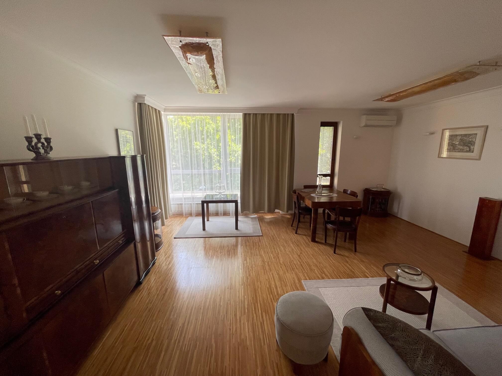 Predané: 4 IZBOVÝ BYT V Šamoríne, centre, 2 POSCHODIE, ÚŽITKOVÁ 145,20M2, BALKÓN 6M2, 2x PARKOVACIE MIESTO,-6