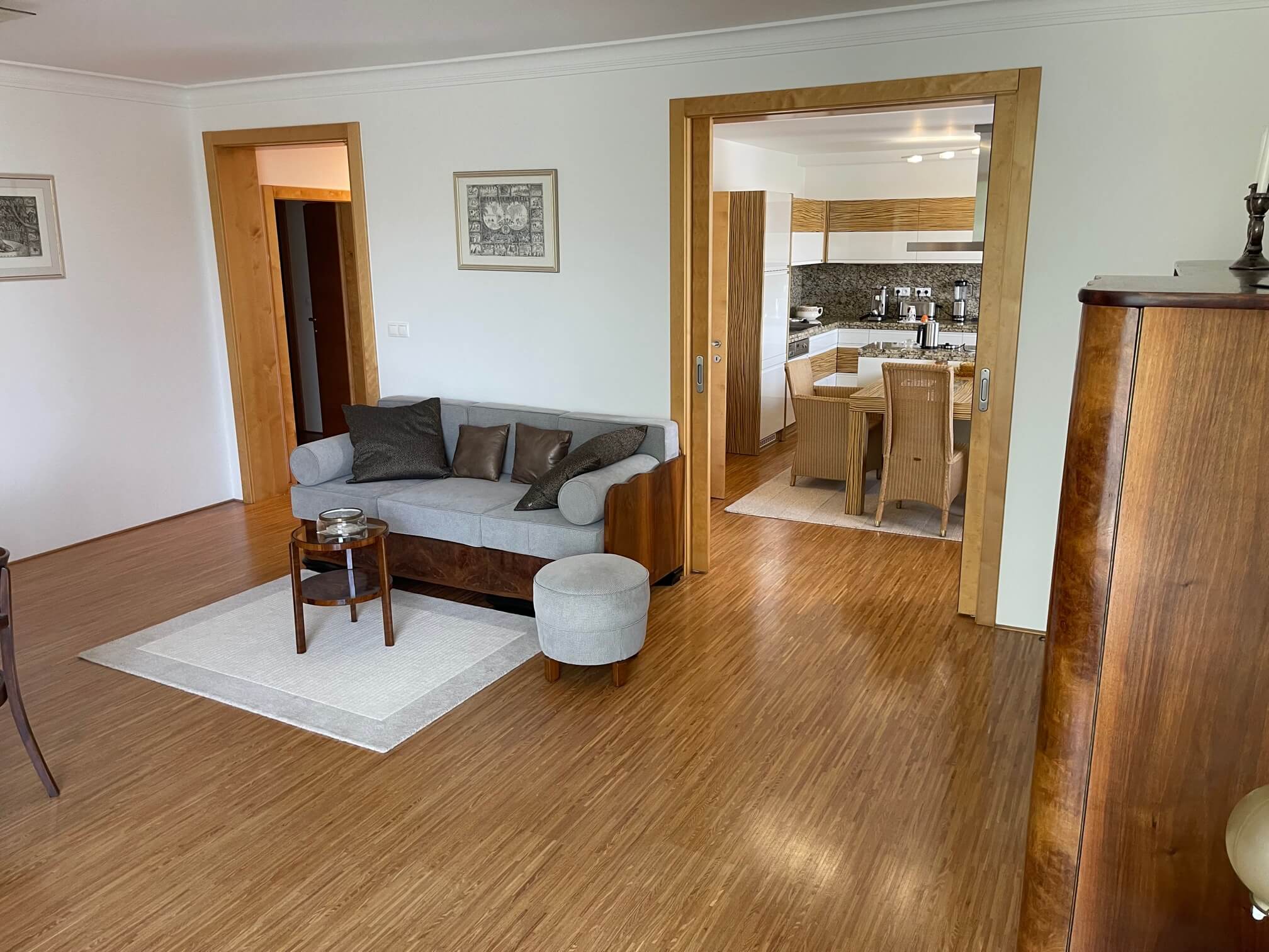 Predané: 4 IZBOVÝ BYT V Šamoríne, centre, 2 POSCHODIE, ÚŽITKOVÁ 145,20M2, BALKÓN 6M2, 2x PARKOVACIE MIESTO,-1