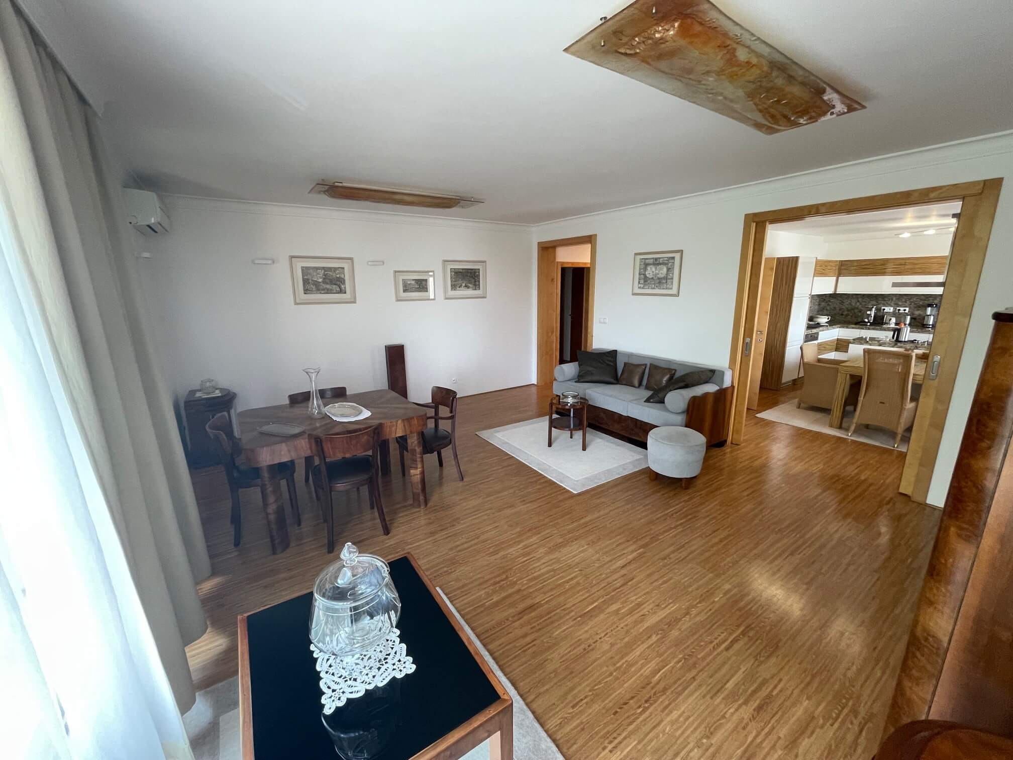 Predané: 4 IZBOVÝ BYT V Šamoríne, centre, 2 POSCHODIE, ÚŽITKOVÁ 145,20M2, BALKÓN 6M2, 2x PARKOVACIE MIESTO,-14