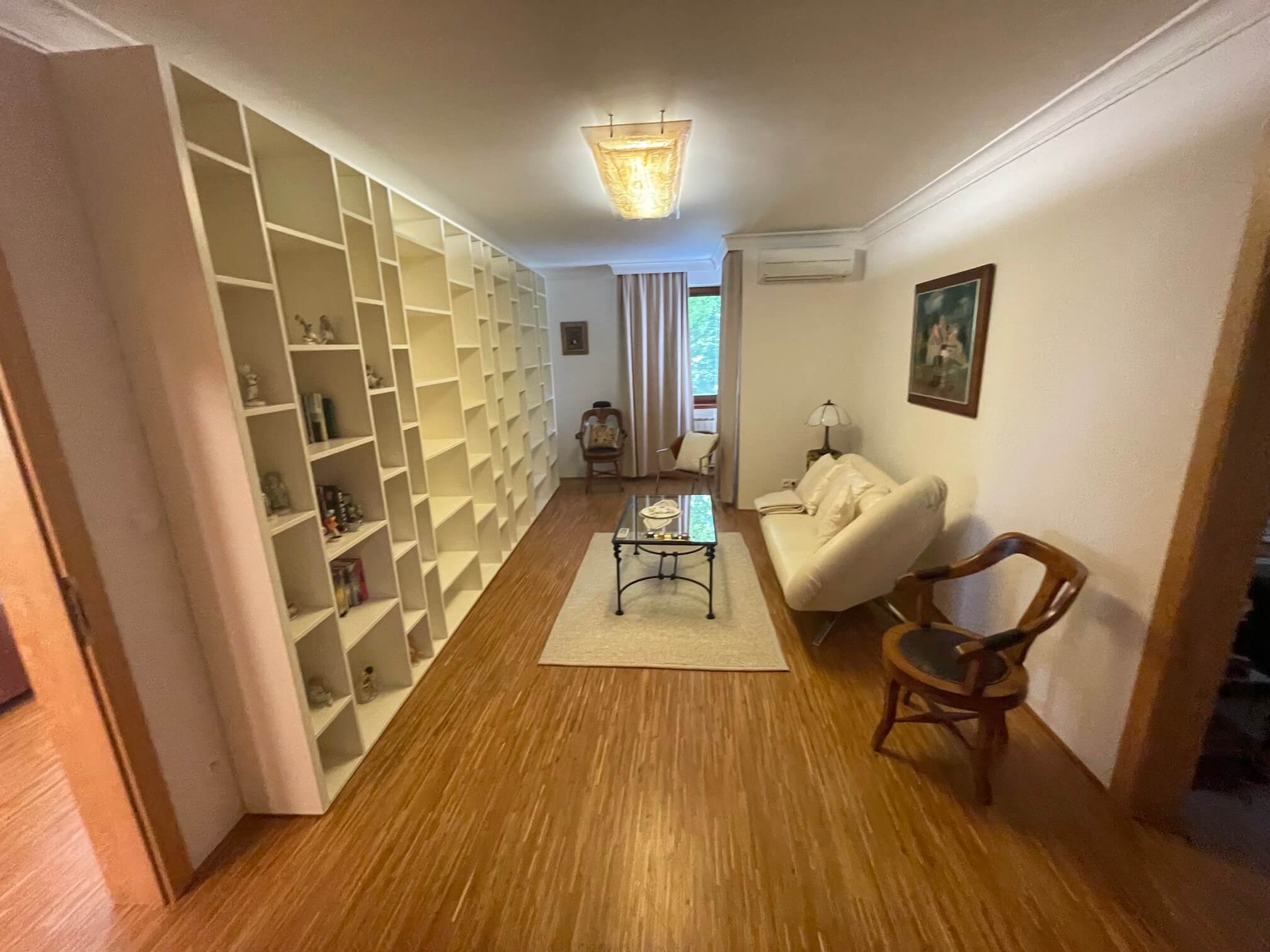 Predané: 4 IZBOVÝ BYT V Šamoríne, centre, 2 POSCHODIE, ÚŽITKOVÁ 145,20M2, BALKÓN 6M2, 2x PARKOVACIE MIESTO,-21