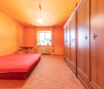 Predaný: Exkluzívne na predaj 4 izbový byt, pôvodny stav, 92m2, Zahradnícka 52 - Ružinov-3