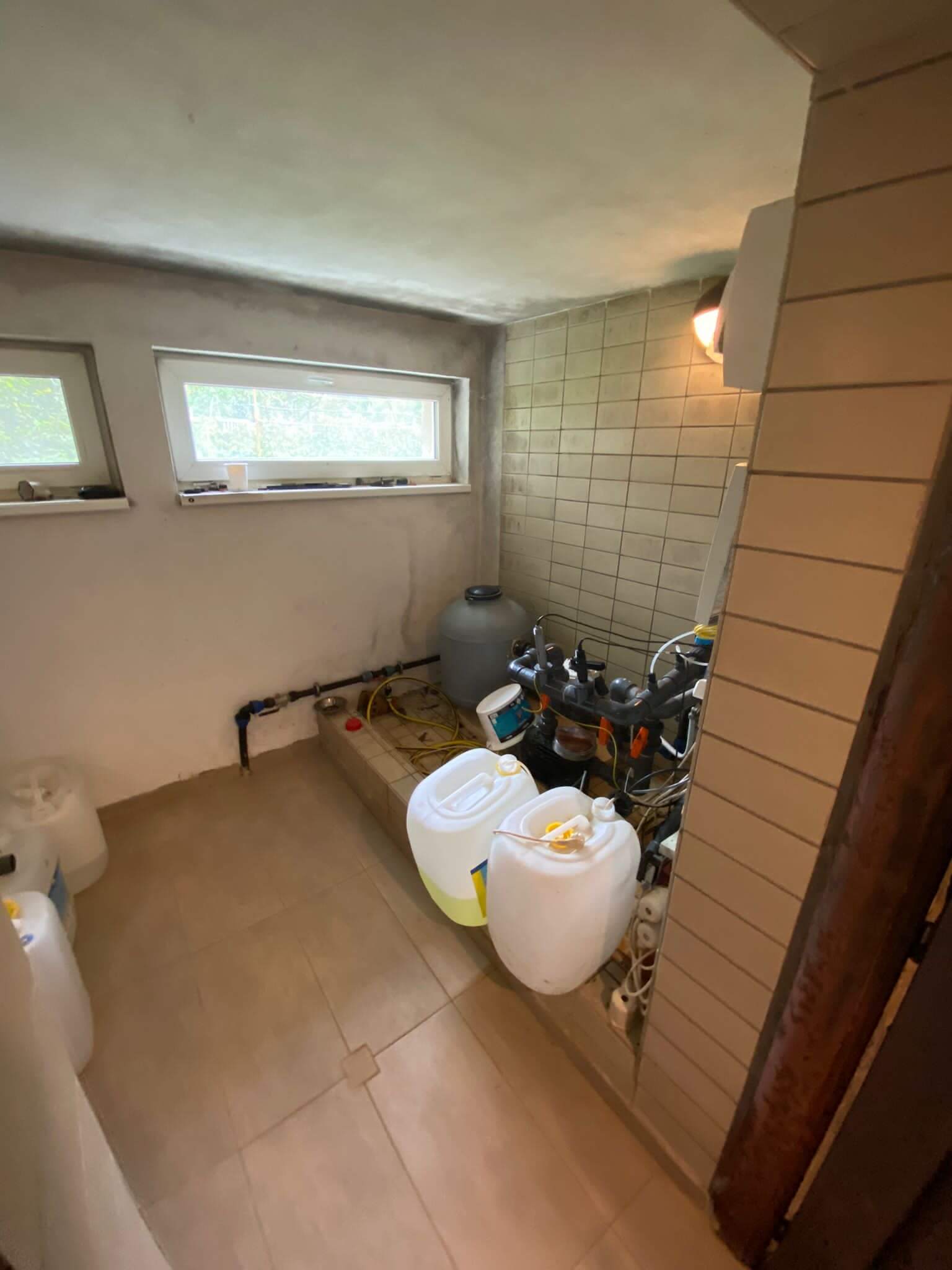 Predané: Rodinná Vila 6 izbová, úžitková 650m2, 3 podlažia, pozemok 1008m2, Lučenec – Opatová-64