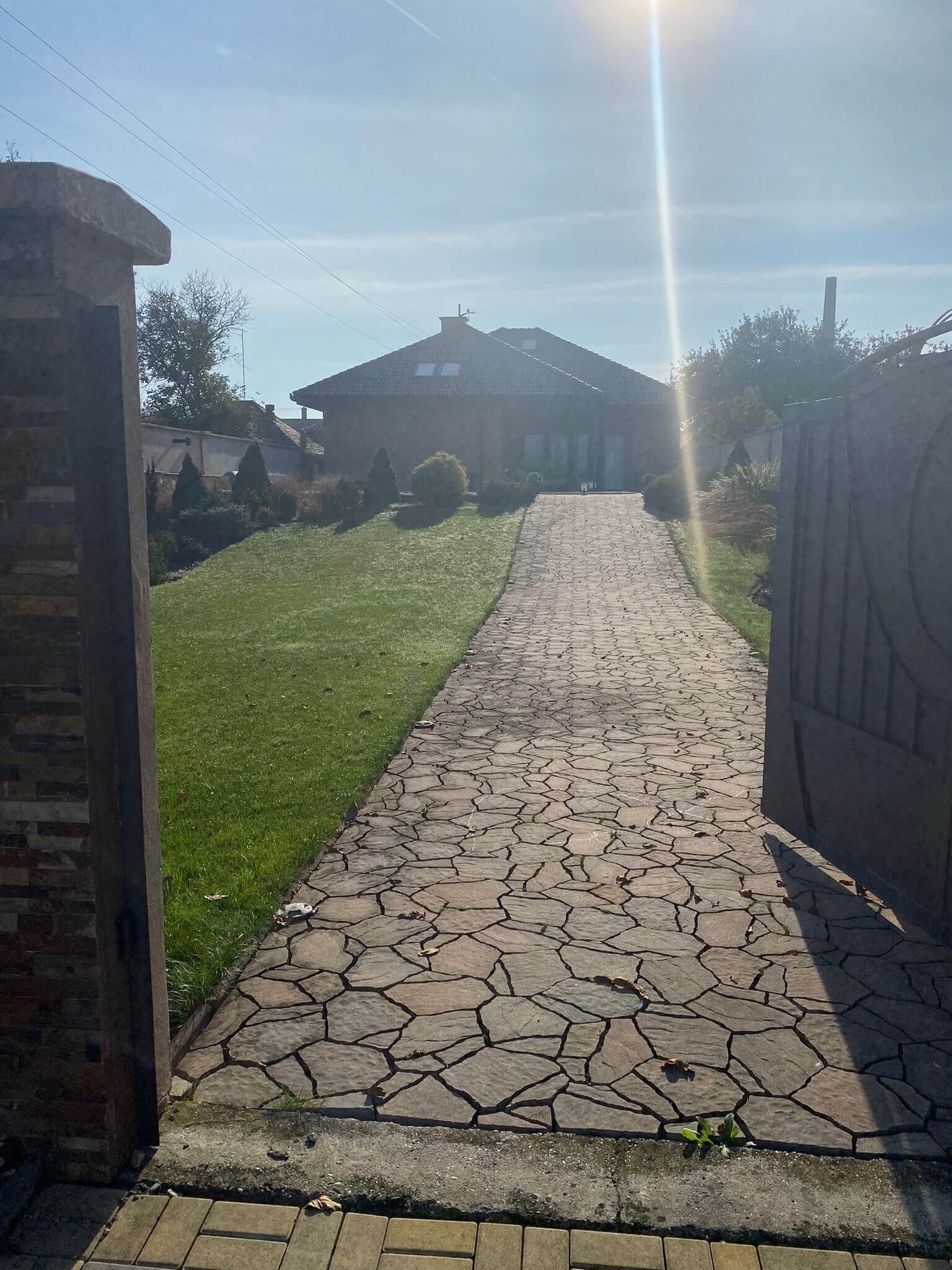 Predané: Rodinná Vila 6 izbová, úžitková 650m2, 3 podlažia, pozemok 1008m2, Lučenec – Opatová-38
