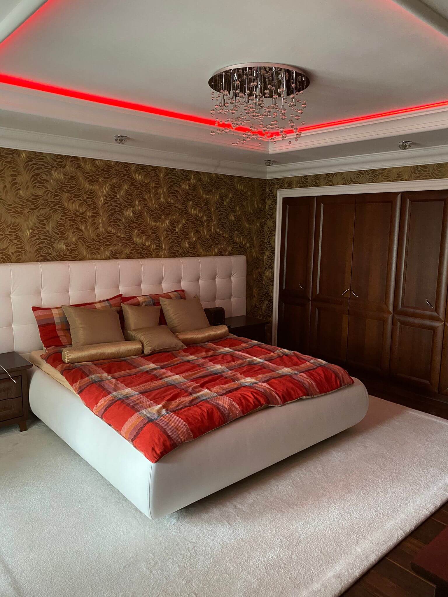 Predané: Rodinná Vila 6 izbová, úžitková 650m2, 3 podlažia, pozemok 1008m2, Lučenec – Opatová-12