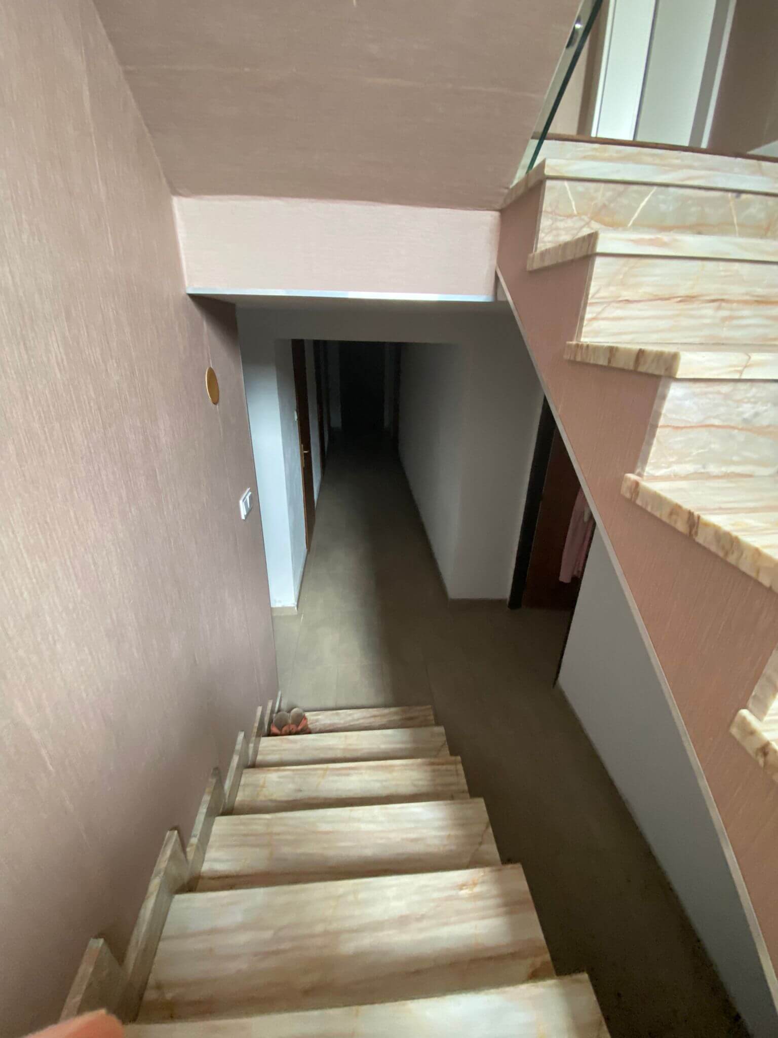 Predané: Rodinná Vila 6 izbová, úžitková 650m2, 3 podlažia, pozemok 1008m2, Lučenec – Opatová-23