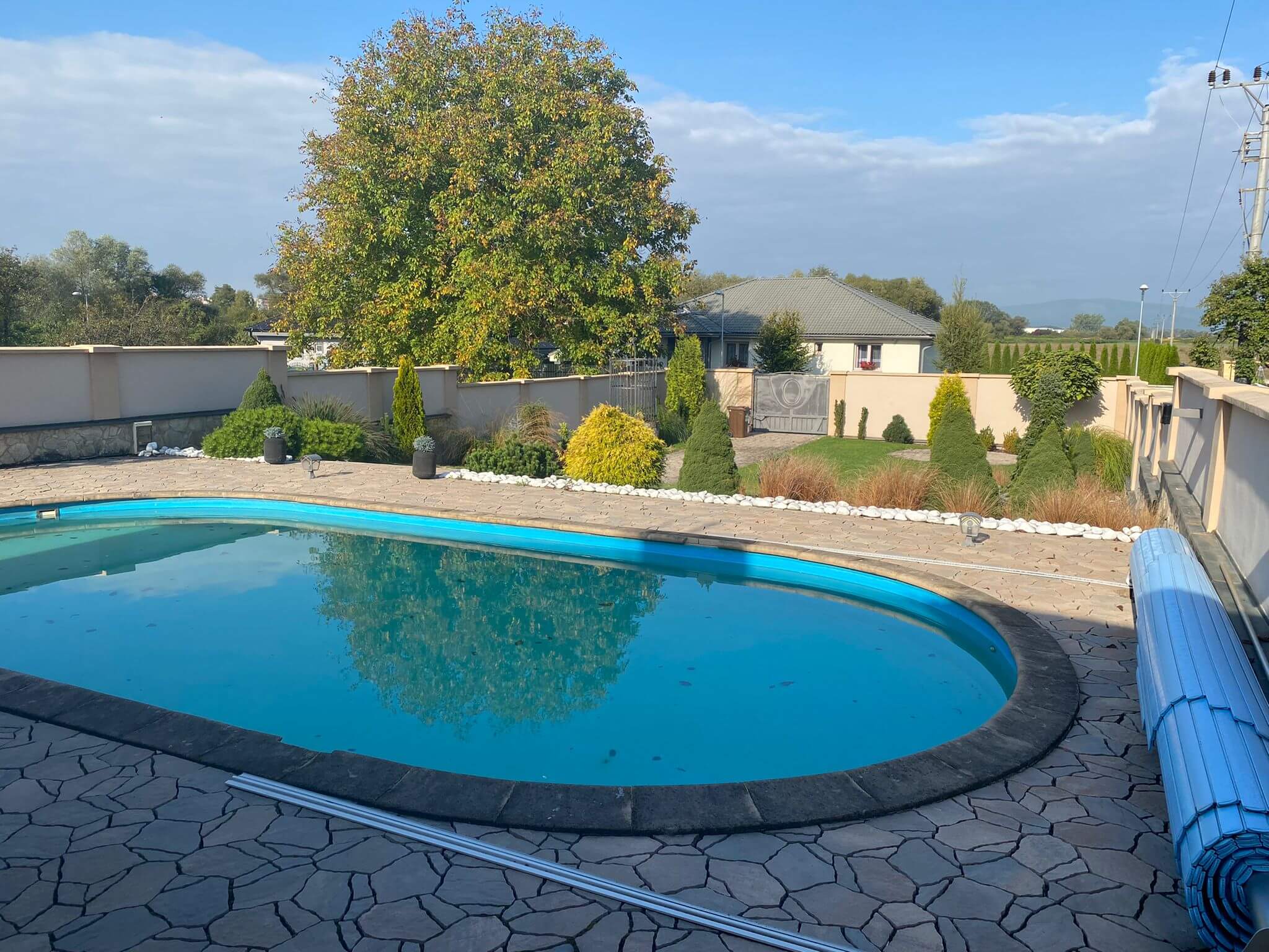 Predané: Rodinná Vila 6 izbová, úžitková 650m2, 3 podlažia, pozemok 1008m2, Lučenec – Opatová-21