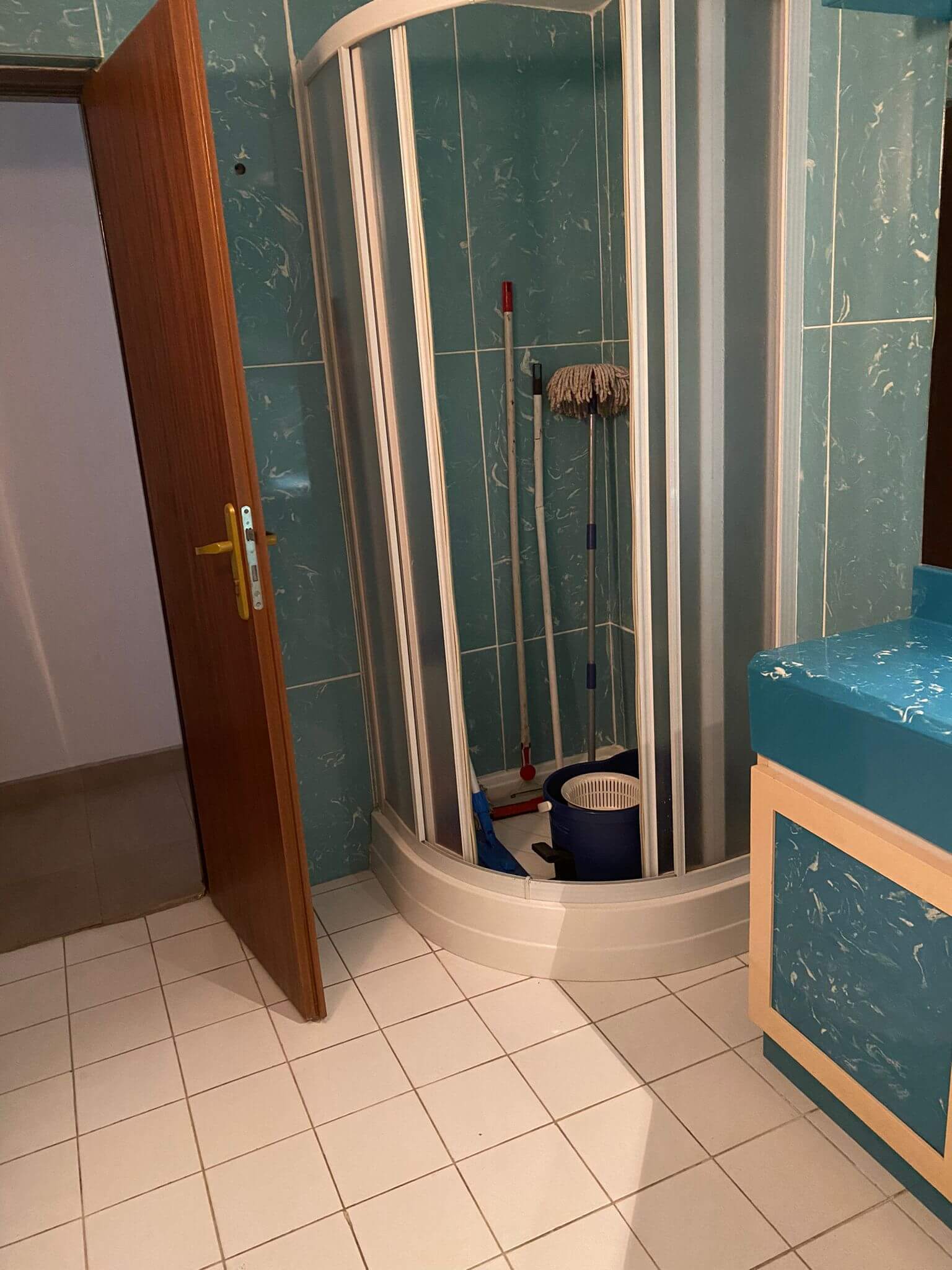 Predané: Rodinná Vila 6 izbová, úžitková 650m2, 3 podlažia, pozemok 1008m2, Lučenec – Opatová-20