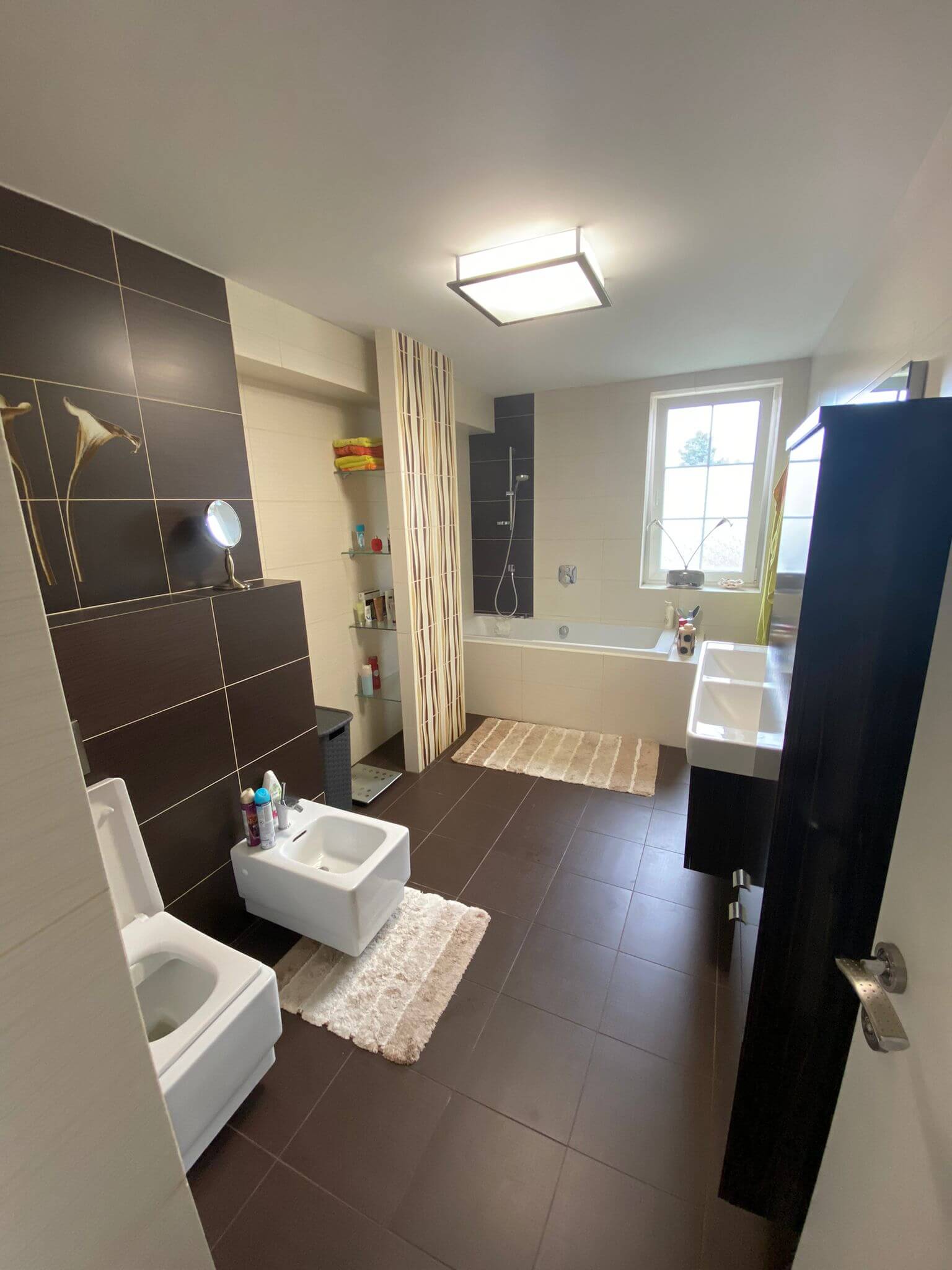 Predané: Rodinná Vila 6 izbová, úžitková 650m2, 3 podlažia, pozemok 1008m2, Lučenec – Opatová-19