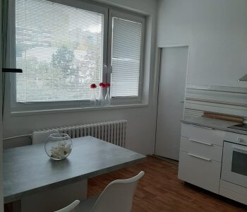 Prenajaté: Exkluzívne na prenájom 3 izbový byt, 83m2, 2x loggia 4,5m2, Karolovka, Janotová 8-3