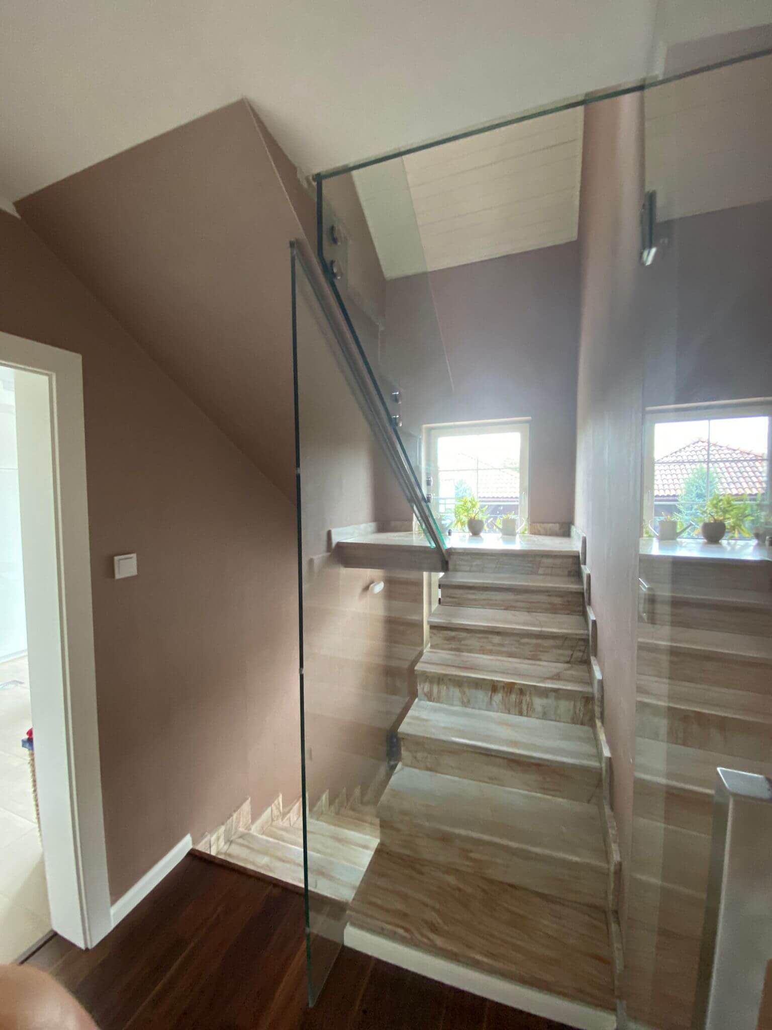 Predané: Rodinná Vila 6 izbová, úžitková 650m2, 3 podlažia, pozemok 1008m2, Lučenec – Opatová-28