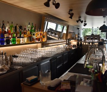 Predané: Predaj exkluzívneho baru 128,80m2, pre 70 + 40 ludí, kompletne zrekonštruovaný, Panorama City-1