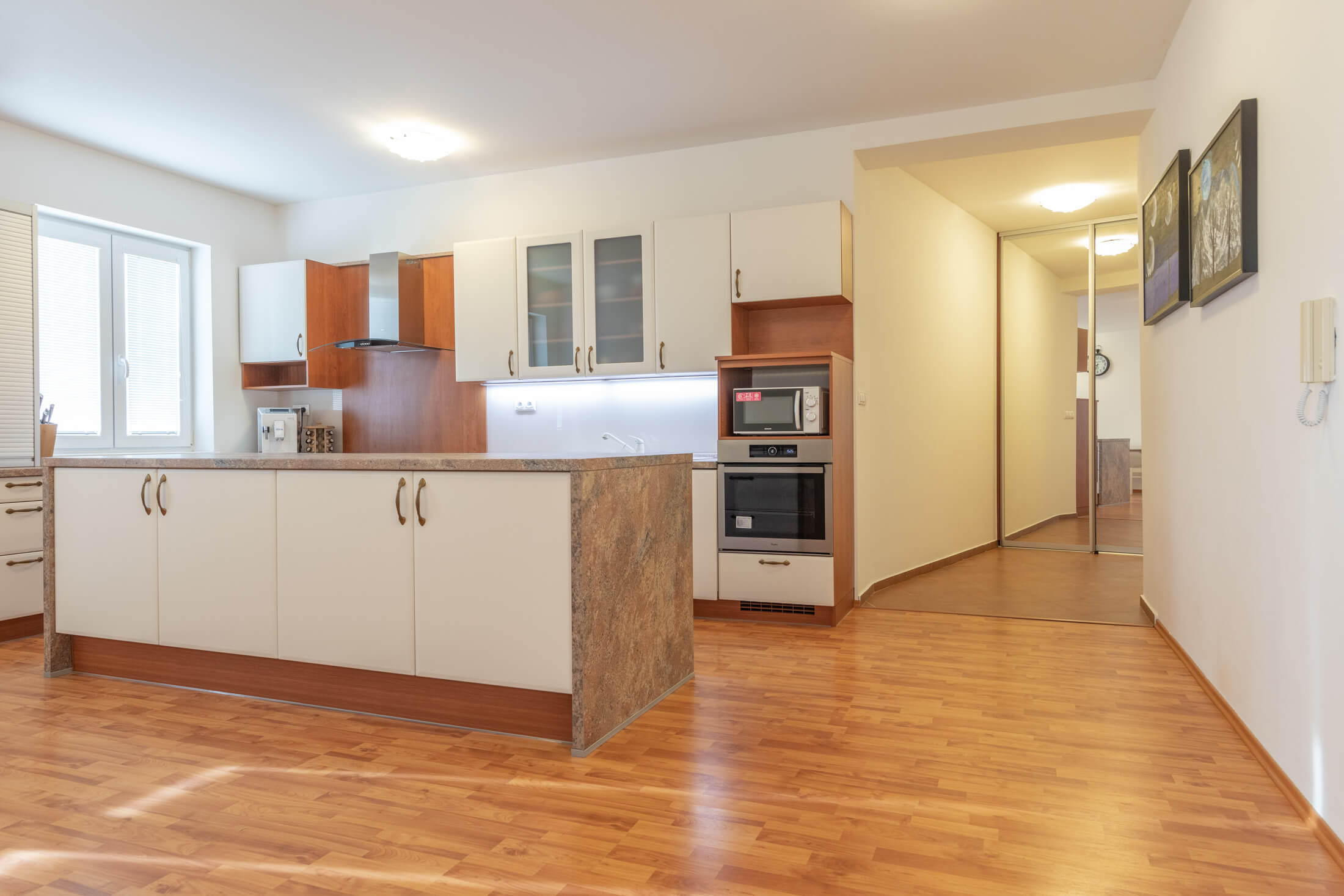 Predané: Exkluzívna novostavba na predaj, 3 izbový luxusný byt, Staré Mesto, Konventná, úžitková 146,18m2, najvyššie poschodie, výhľad na celú Bratislavu-28