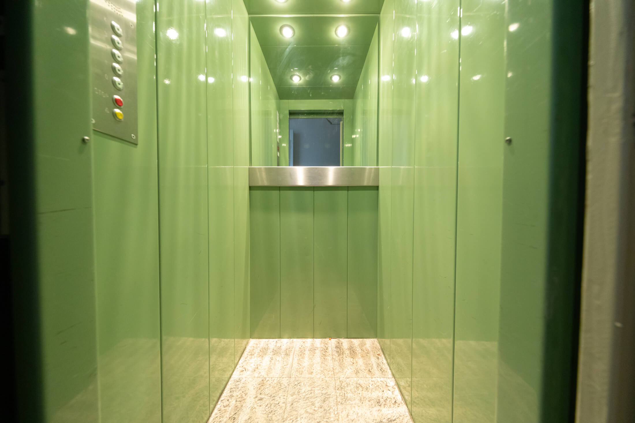 Predané: Exkluzívna novostavba na predaj, 3 izbový luxusný byt, Staré Mesto, Konventná, úžitková 146,18m2, najvyššie poschodie, výhľad na celú Bratislavu-24