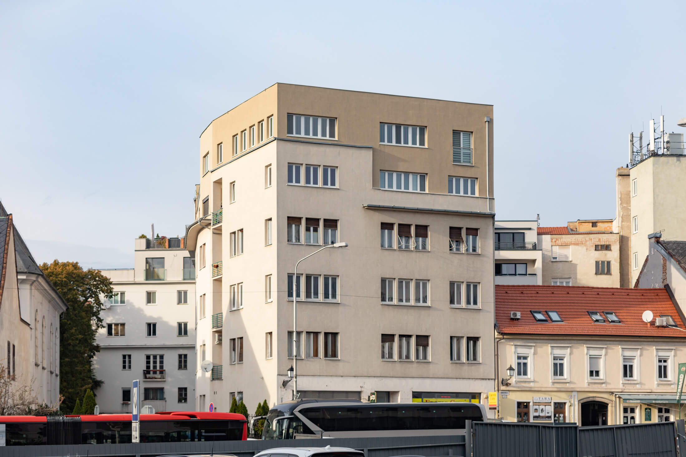 Predané: Exkluzívna novostavba na predaj, 3 izbový luxusný byt, Staré Mesto, Konventná, úžitková 146,18m2, najvyššie poschodie, výhľad na celú Bratislavu-17
