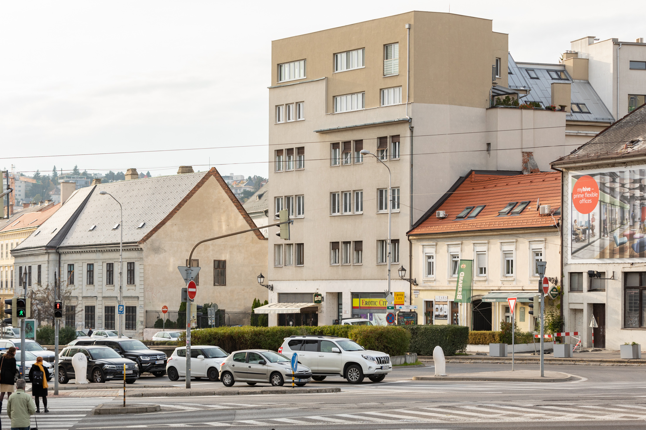 Predané: Exkluzívna novostavba na predaj, 3 izbový luxusný byt, Staré Mesto, Konventná, úžitková 146,18m2, najvyššie poschodie, výhľad na celú Bratislavu-0
