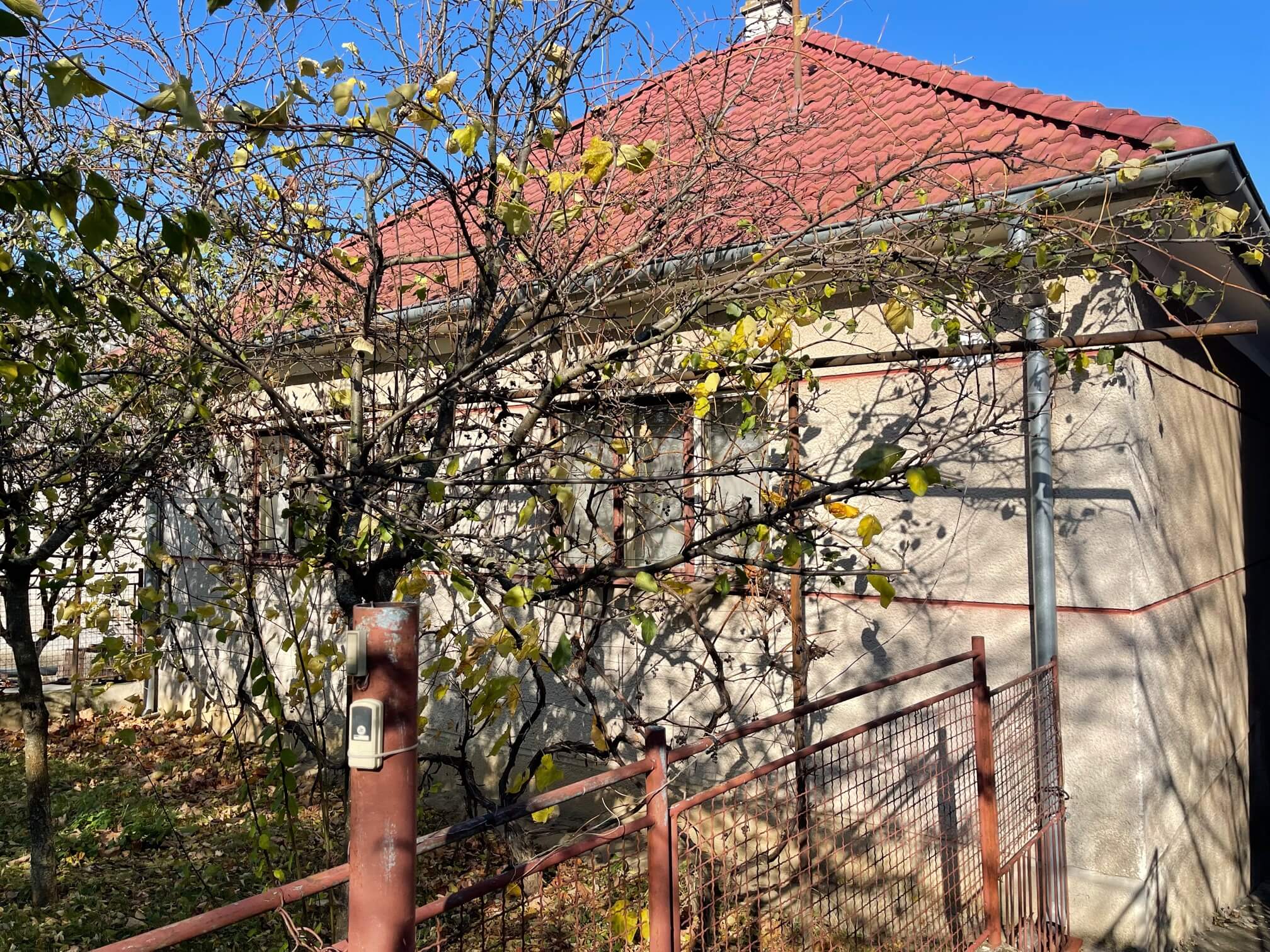 Predané: Exkluzívne na predaj Rodinný dom so záhradou, Hubina, 6km od Piešťan, úžitková 77,76m2, pozemok 619m2-1