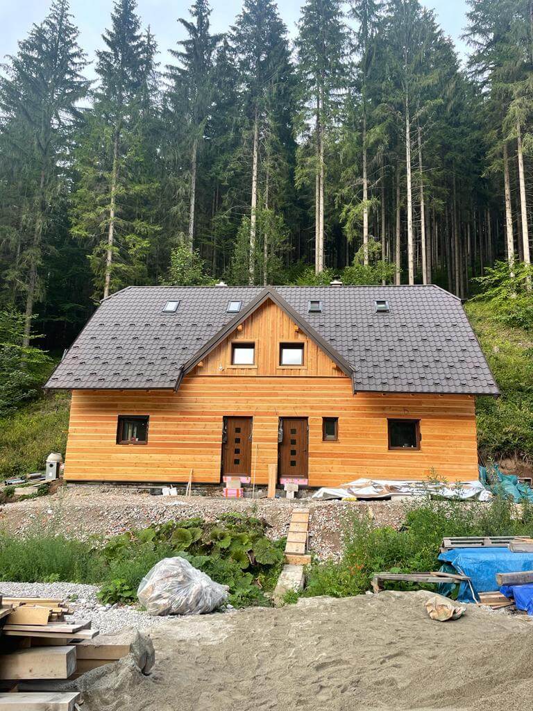 Predané: Chalupa, úžitková plocha 120m2, pozemok 225m2, 4 izby, Liptovské Revúce, pri Donovaloch-2