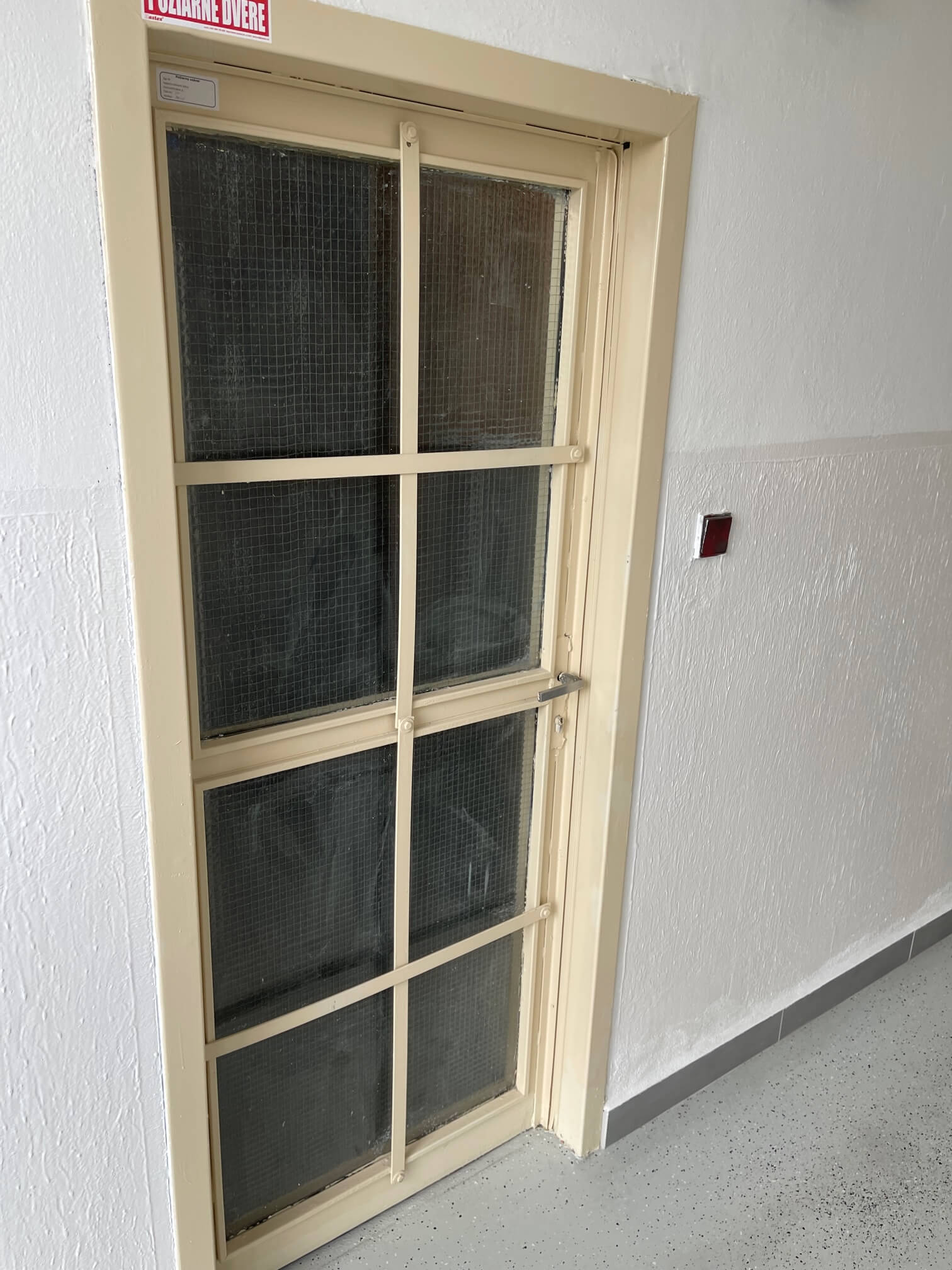 Predané: EXKLUZÍVNE NA PREDAJ 3 IZBOVÝ BYT, 78,16M2 + 4m2 balkón, Blagoevová 24, Petržalka, oproti Ekonomickej univerzite-23