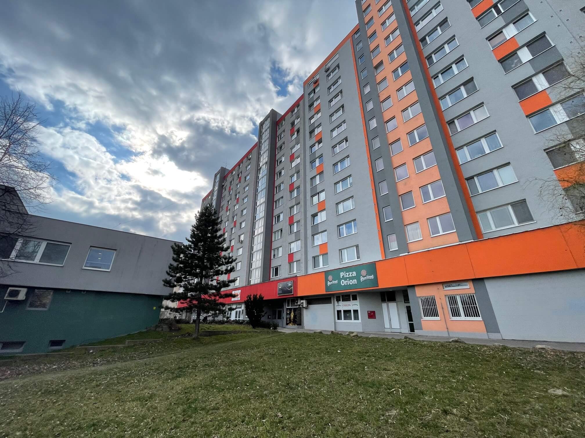 Predané: EXKLUZÍVNE NA PREDAJ 3 IZBOVÝ BYT, 78,16M2 + 4m2 balkón, Blagoevová 24, Petržalka, oproti Ekonomickej univerzite-7