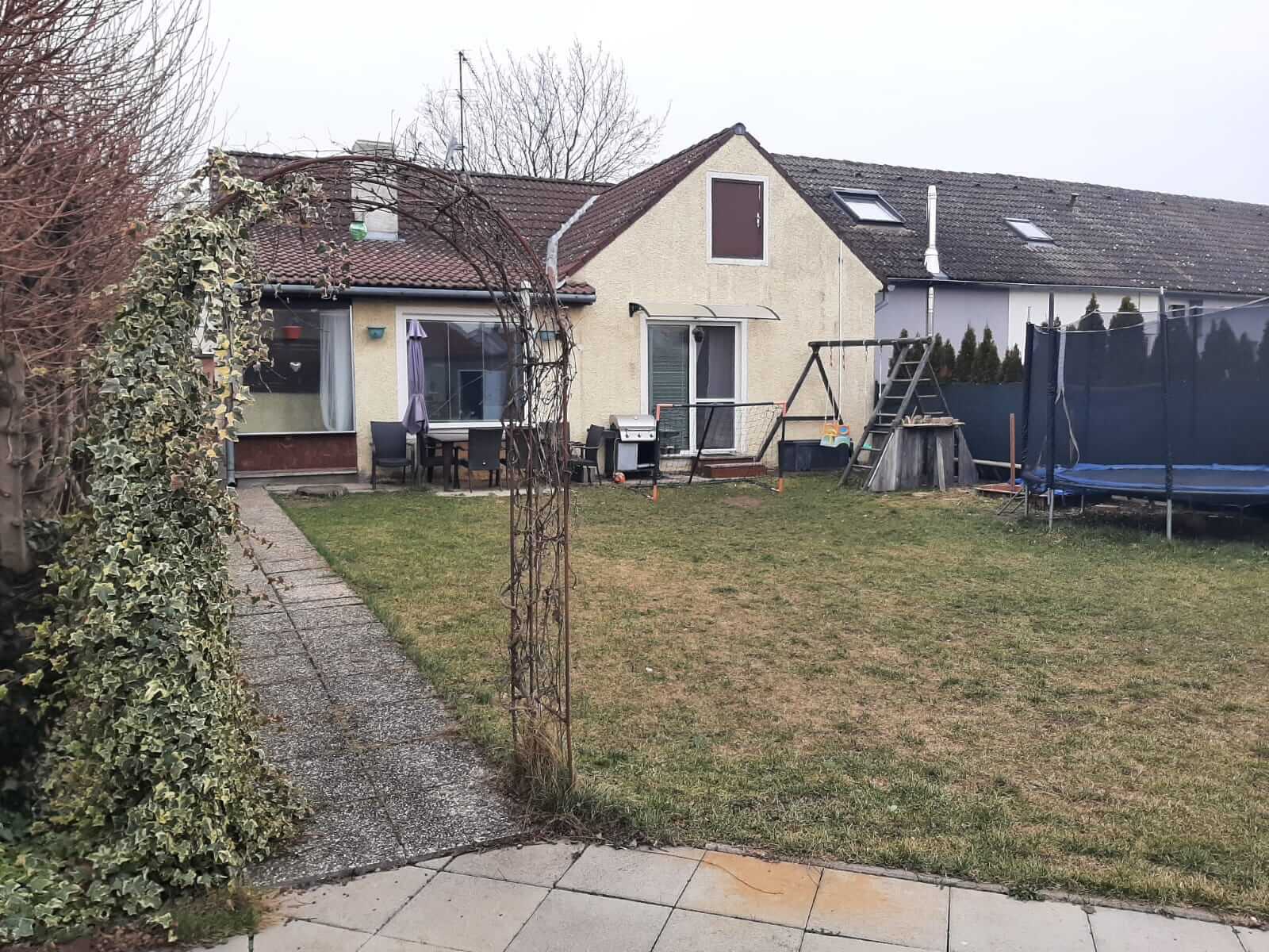 Predané: Predaj Rodinného domu v Zurndorfe, Rakúsko, len 22km od BA, 3 izbový, obytná 78m2, pozemok 385m2-0