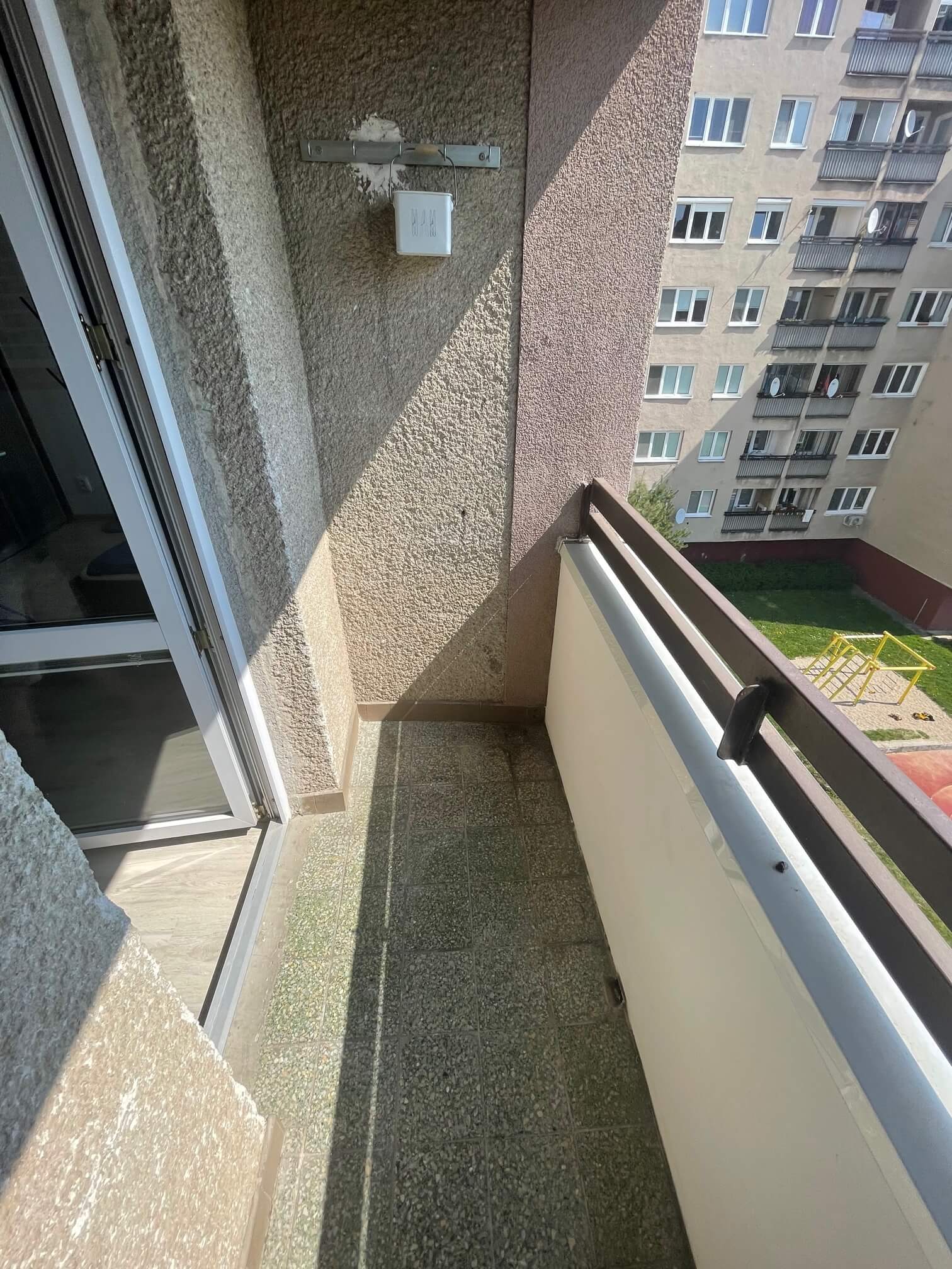 Prenajatý: Na prenájom 1 izbový byt, Karpatské Námestie 18, Rača, úžitková plocha 30m2,balkón 3m2-31