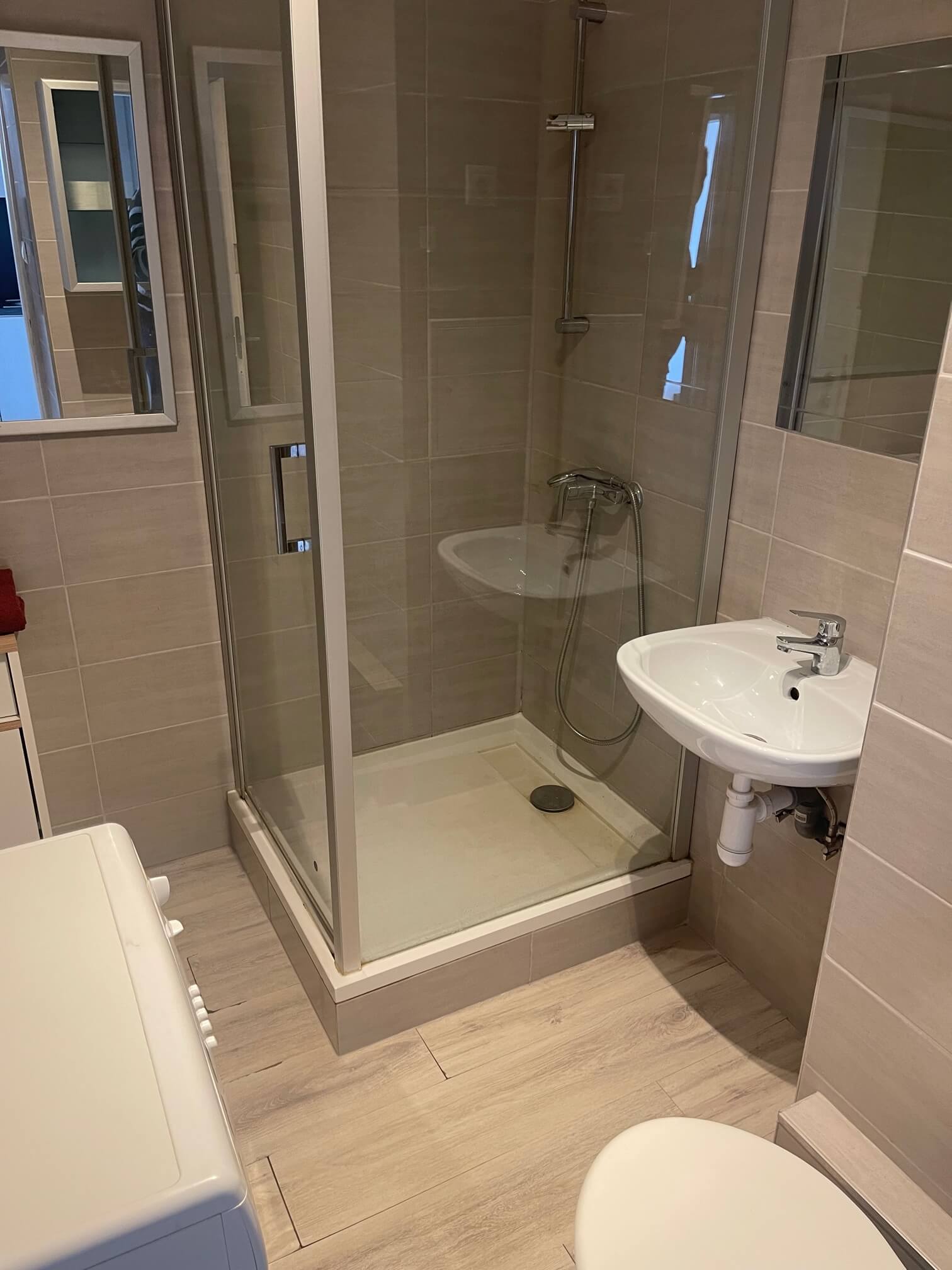 Prenajatý: Na prenájom 1 izbový byt, Karpatské Námestie 18, Rača, úžitková plocha 30m2,balkón 3m2-30