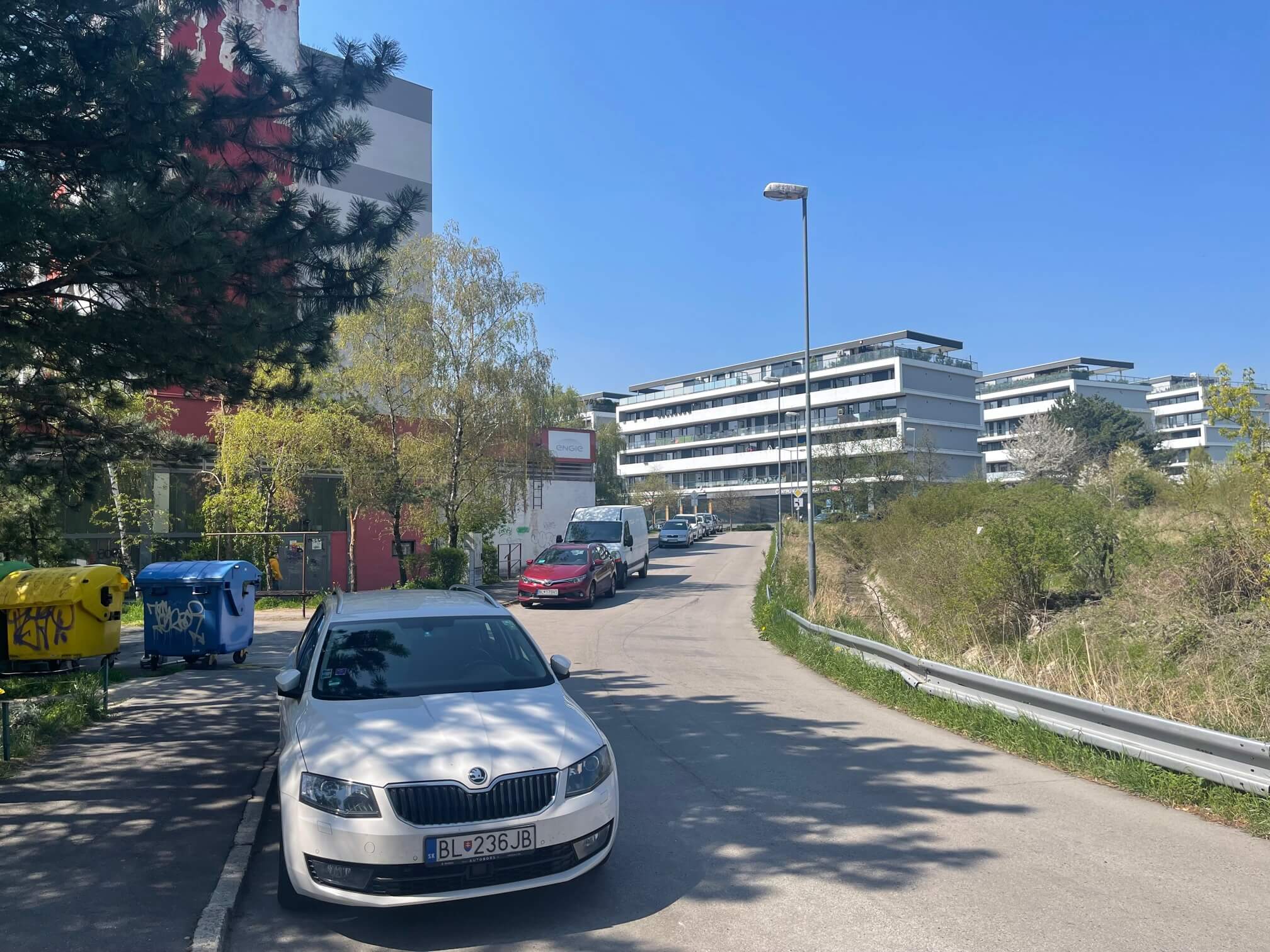Prenajatý: Na prenájom 1 izbový byt, Karpatské Námestie 18, Rača, úžitková plocha 30m2,balkón 3m2-6