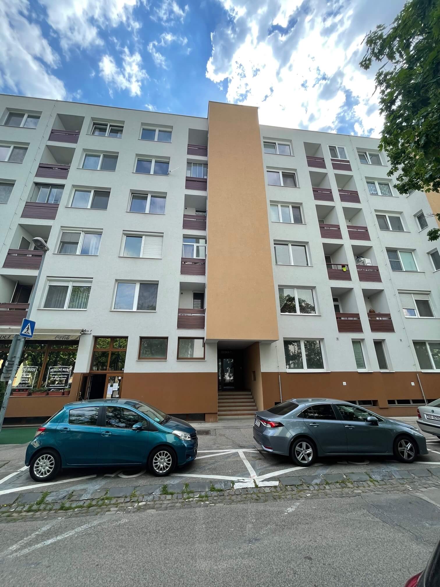 Prenajaté: Na prenájom 2 izbový byt, Česká 7, 54m2, Nové Mesto, pri NTC, Pri OC Centrál-4