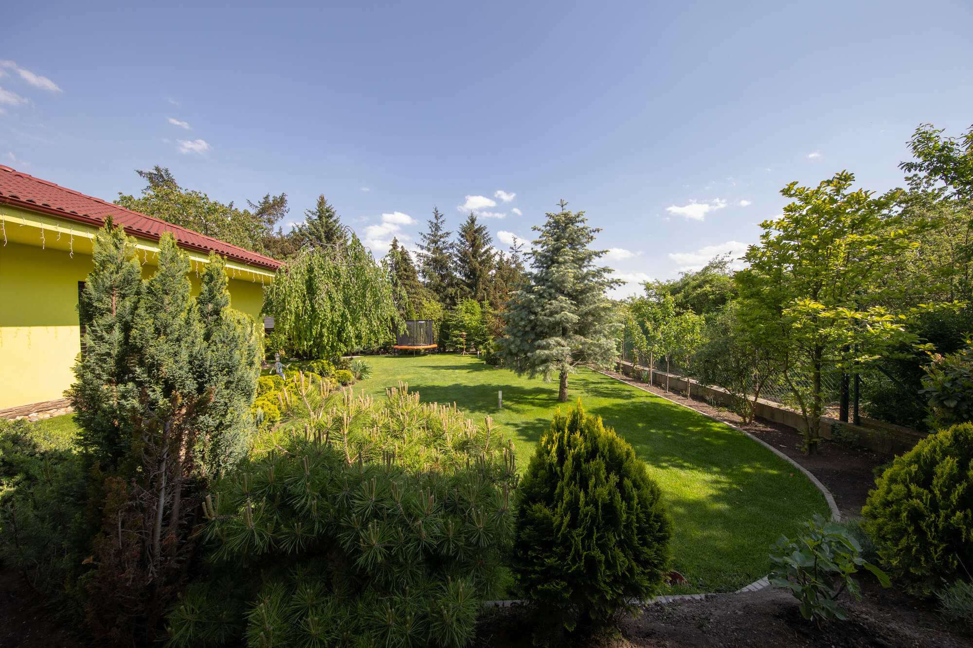 Rodinný dom v obci Častá, 4 izbový, úžitková plocha 213,05m2, pozemok 1687m2, garáž-61