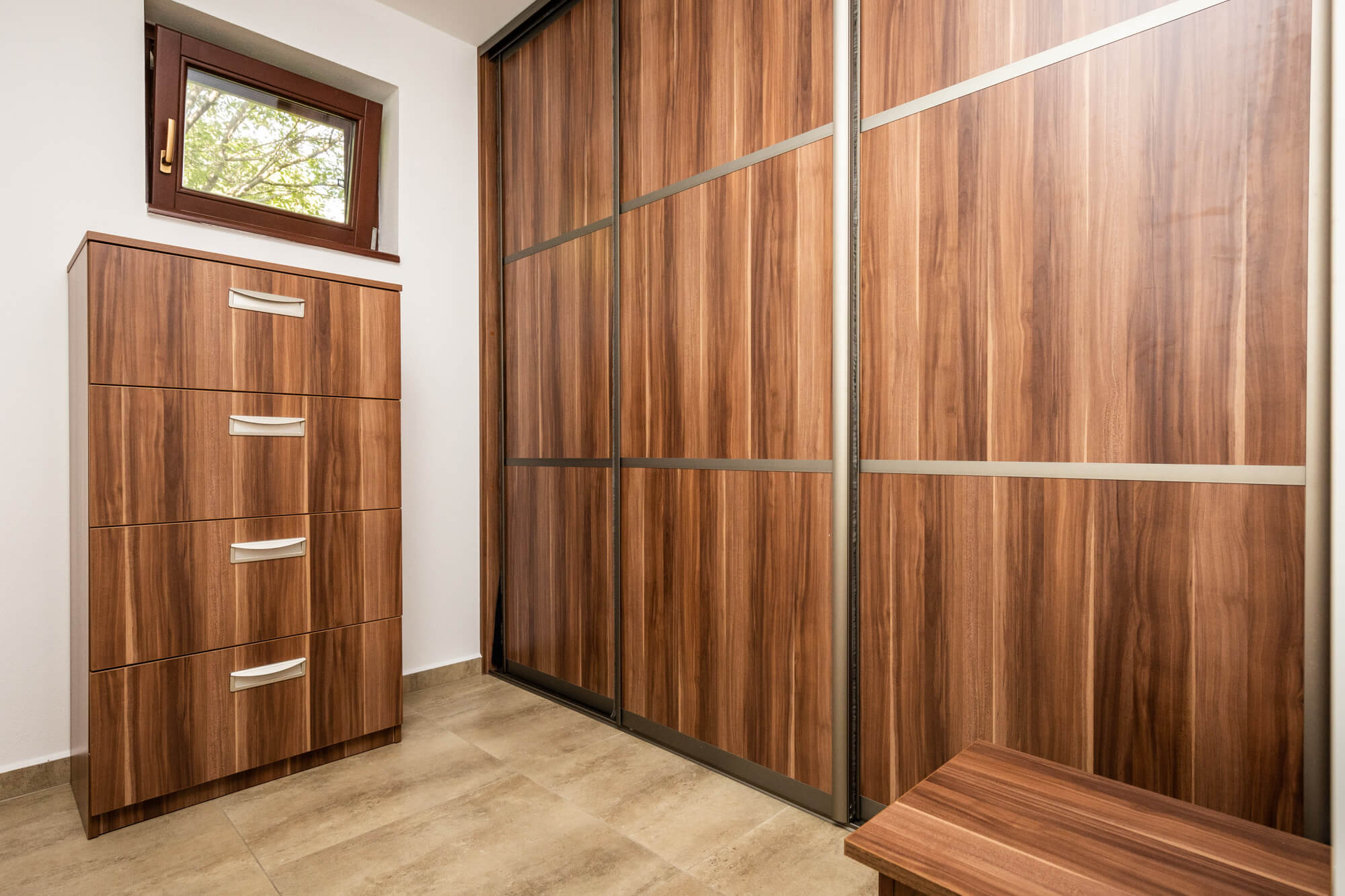 Rodinný dom v obci Častá, 4 izbový, úžitková plocha 213,05m2, pozemok 1687m2, garáž-57