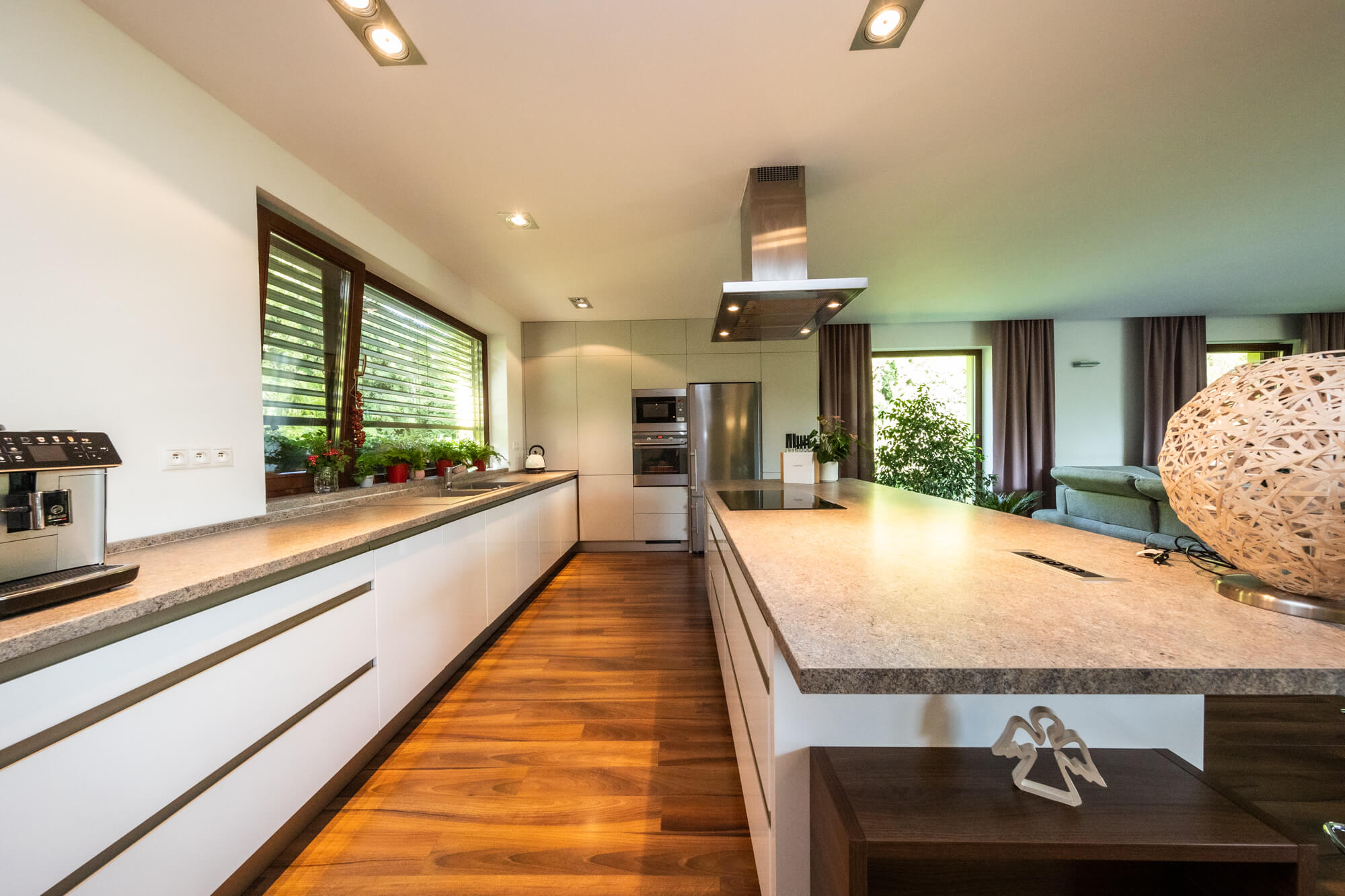 Rodinný dom v obci Častá, 4 izbový, úžitková plocha 213,05m2, pozemok 1687m2, garáž-44