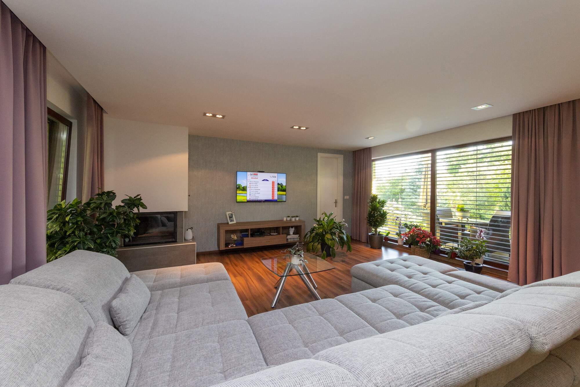 Rodinný dom v obci Častá, 4 izbový, úžitková plocha 213,05m2, pozemok 1687m2, garáž-36