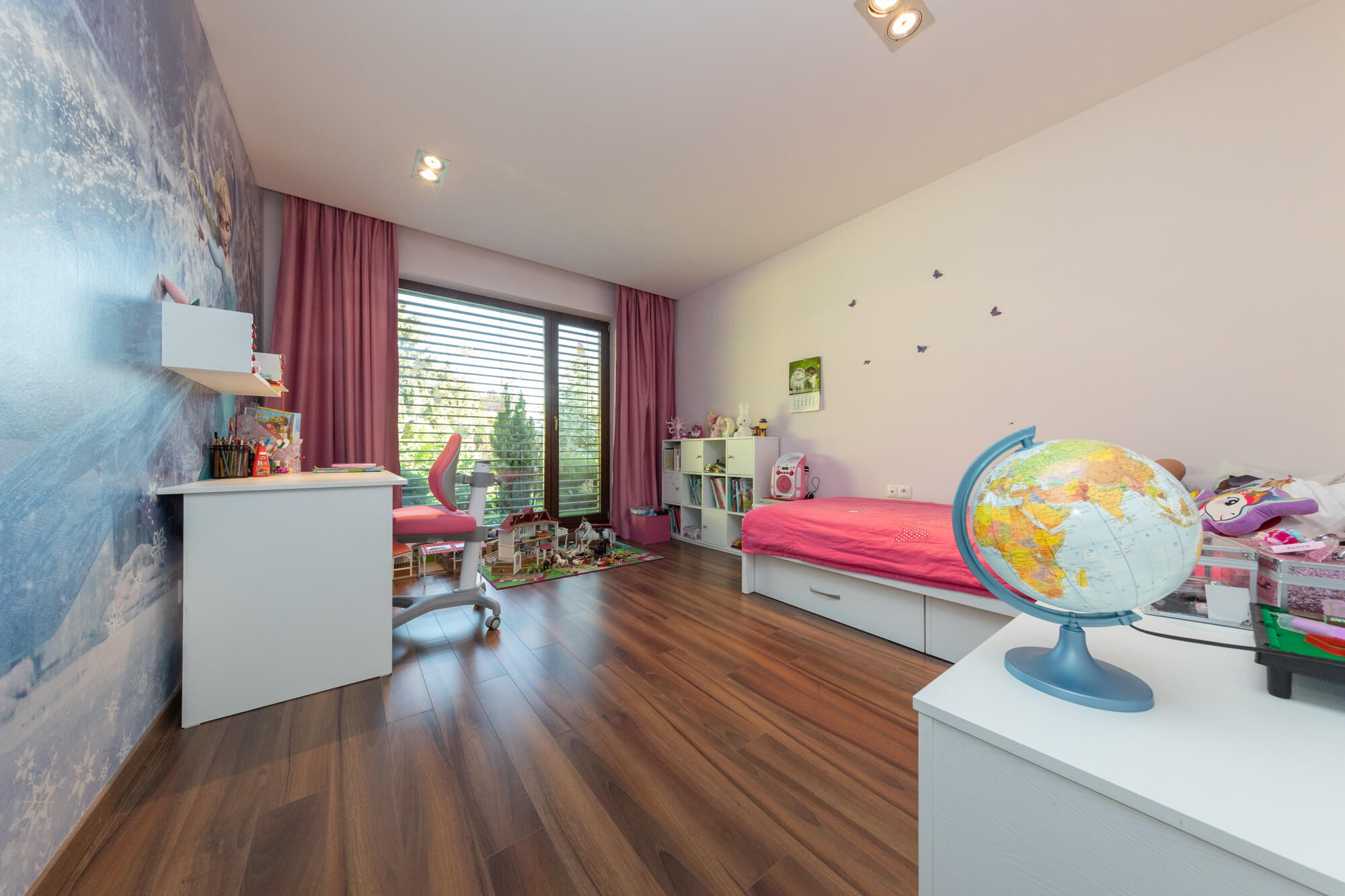 Rodinný dom v obci Častá, 4 izbový, úžitková plocha 213,05m2, pozemok 1687m2, garáž-26