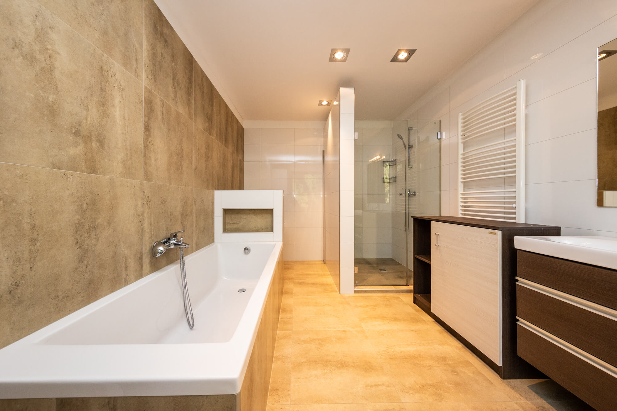 Rodinný dom v obci Častá, 4 izbový, úžitková plocha 213,05m2, pozemok 1687m2, garáž-25