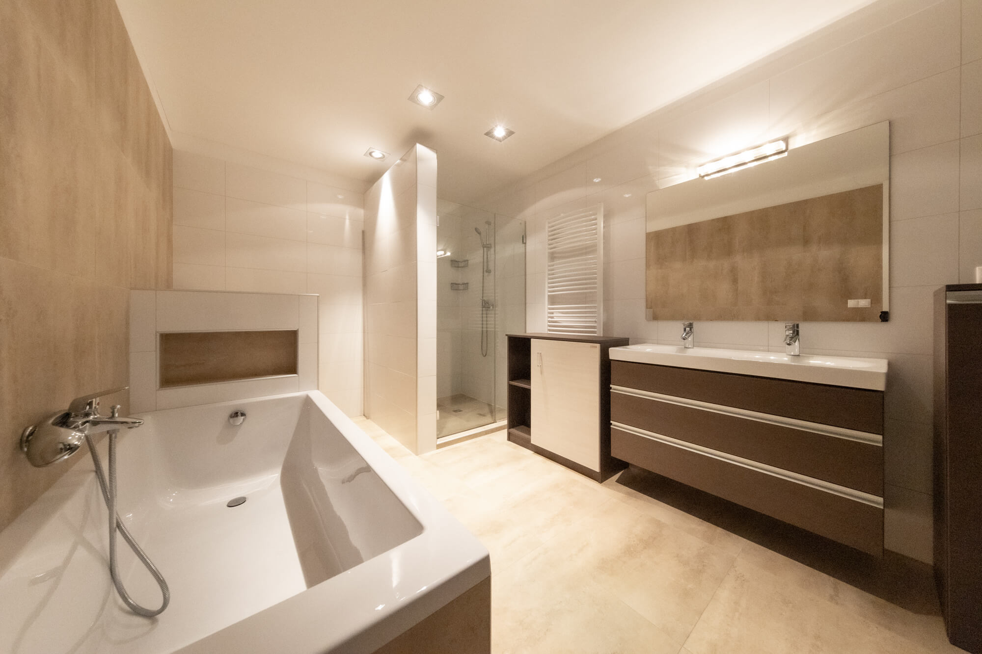 Rodinný dom v obci Častá, 4 izbový, úžitková plocha 213,05m2, pozemok 1687m2, garáž-24