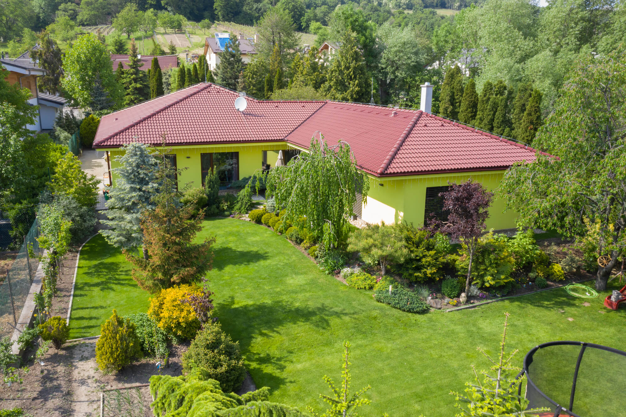 Rodinný dom v obci Častá, 4 izbový, úžitková plocha 213,05m2, pozemok 1687m2, garáž-14