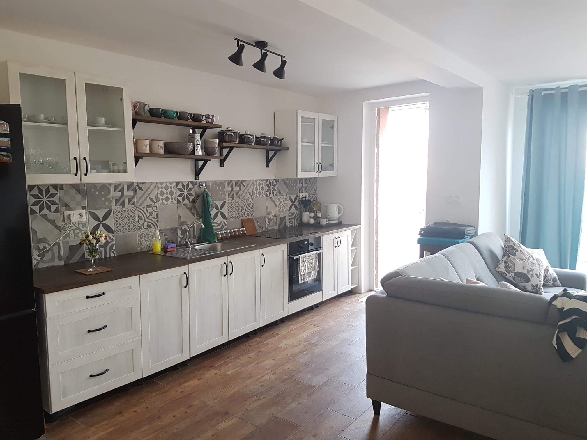 Predané: 4 izbový rodinný dom, Hrubá Borša, Okružná, priamo pri jazere, úžitková 99m2, vstup do jazera, 2x parkovanie-6
