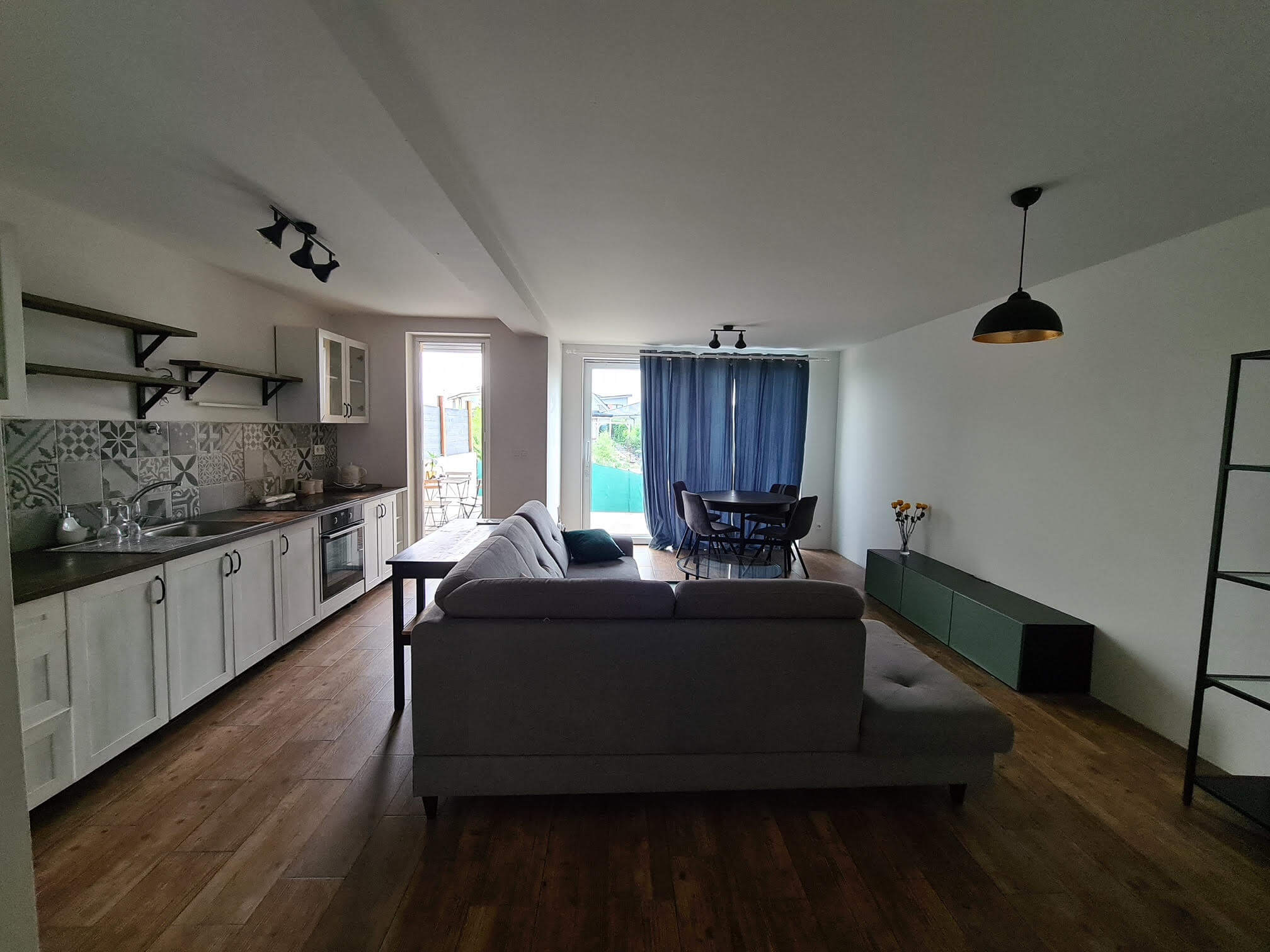 Predané: 4 izbový rodinný dom, Hrubá Borša, Okružná, priamo pri jazere, úžitková 99m2, vstup do jazera, 2x parkovanie-17