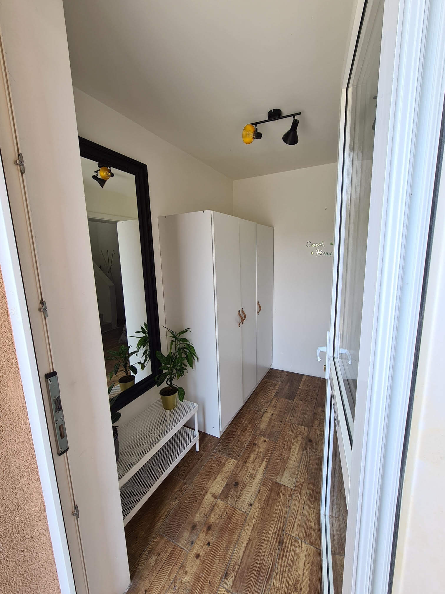 Predané: 4 izbový rodinný dom, Hrubá Borša, Okružná, priamo pri jazere, úžitková 99m2, vstup do jazera, 2x parkovanie-11