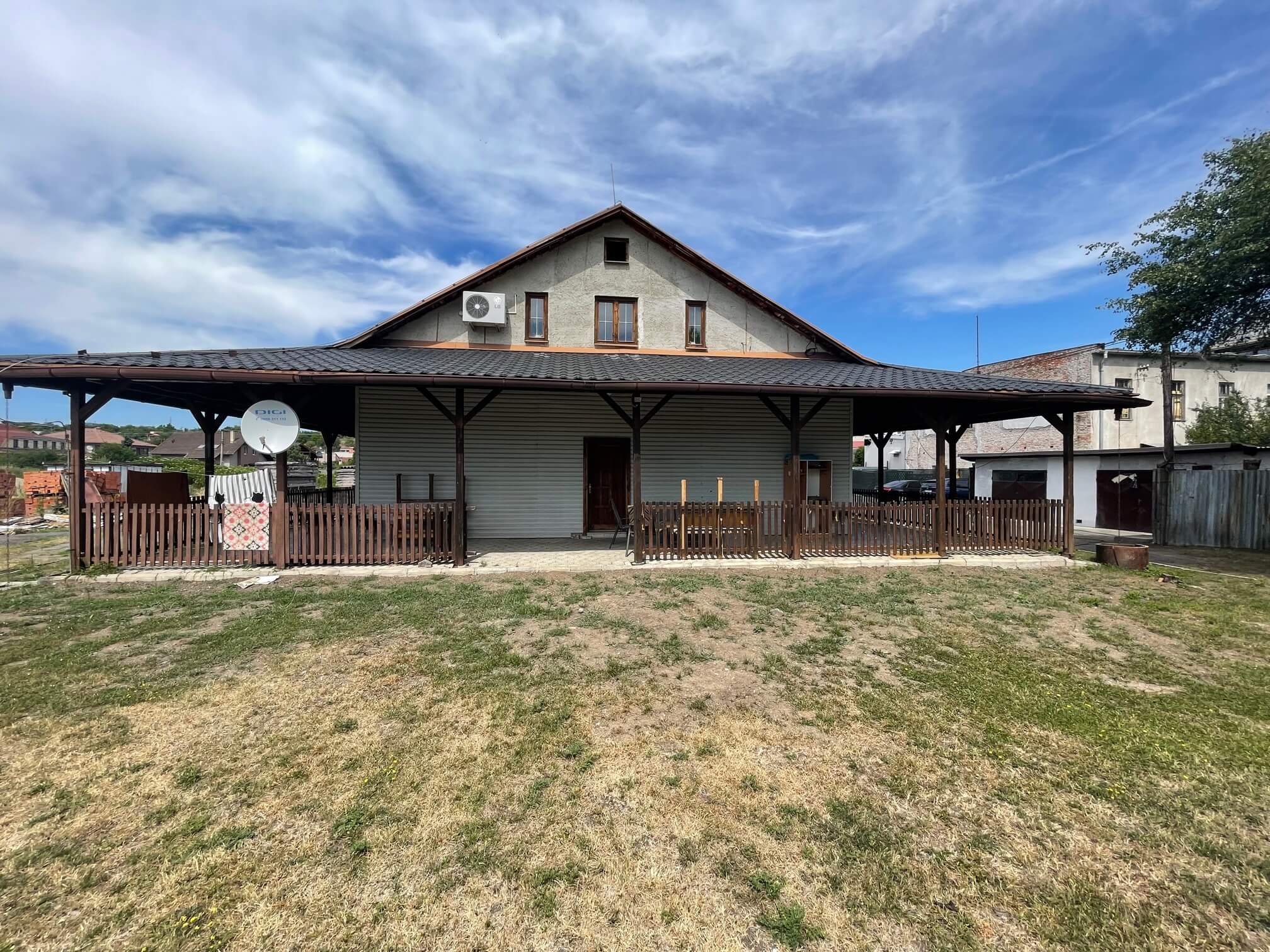 Predaný: Objekt na podnikanie, Lučenec – Opatová, pozemok 2056m2, úžitková 1480m2-1