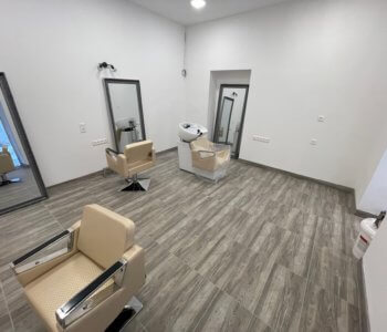Prenajatý: Priestor na kaderníctvo, barberstvo, 22m2, zariadené kompletne, kompletná rekonštrukcia, obchodná ulica v Bratislave, parkovanie-1