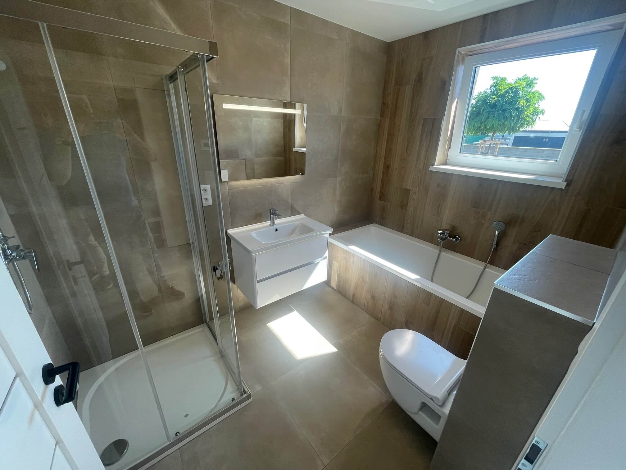 Predané: Na predaj novostavba posledné 4 trojizbové byty z trojdomov, úžitková 71,17m2, pozemok 177m2, v Kostolišti  s možnosťou dokončenia do štandardu-20