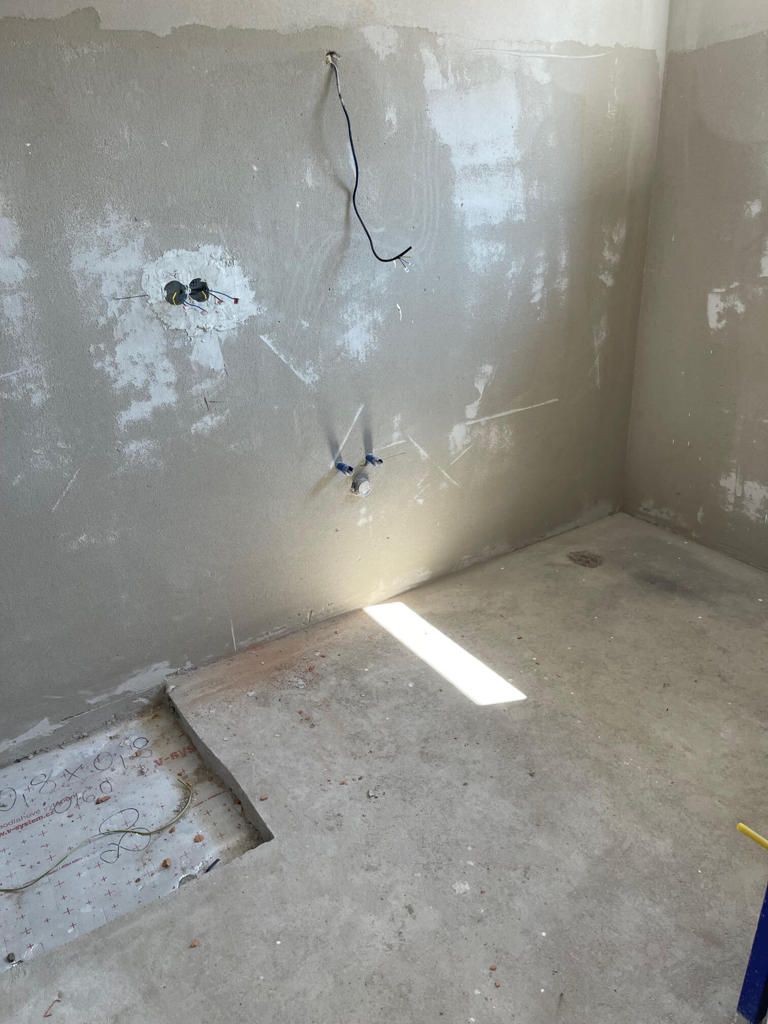 Predané: Na predaj novostavba posledné 4 trojizbové byty z trojdomov, úžitková 71,17m2, pozemok 177m2, v Kostolišti  s možnosťou dokončenia do štandardu-37