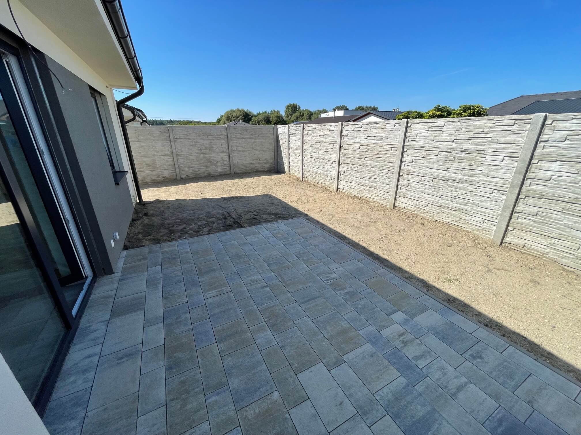 Predané: Na predaj novostavba posledné 4 trojizbové byty z trojdomov, úžitková 71,17m2, pozemok 177m2, v Kostolišti  s možnosťou dokončenia do štandardu-9