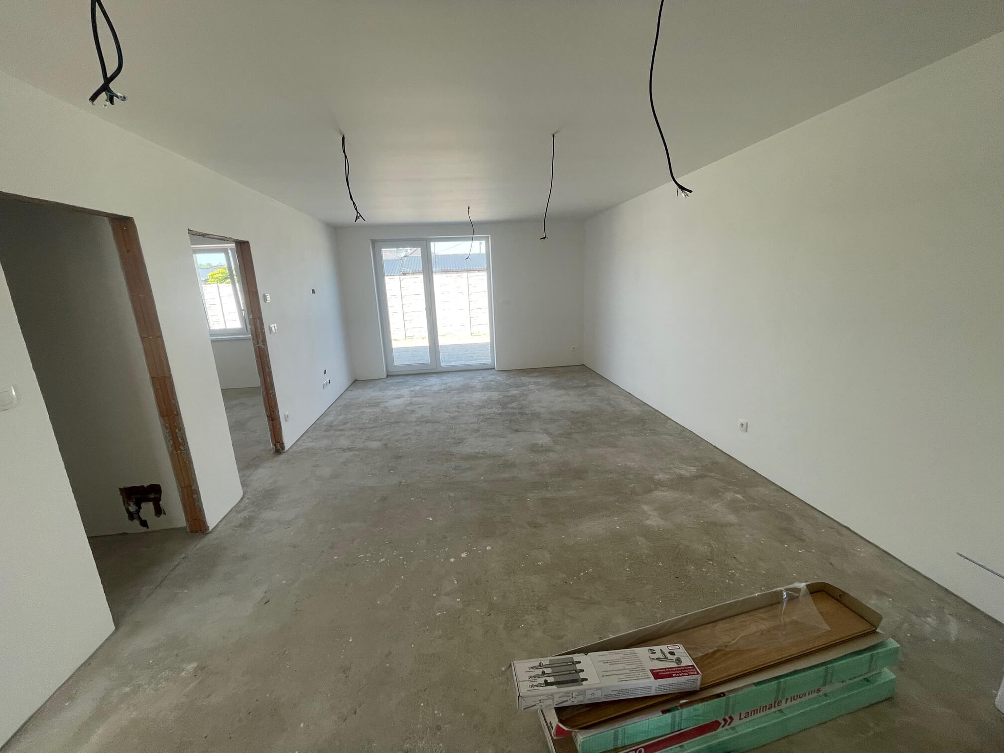 Predané: Na predaj novostavba posledné 4 trojizbové byty z trojdomov, úžitková 71,17m2, pozemok 177m2, v Kostolišti  s možnosťou dokončenia do štandardu-28