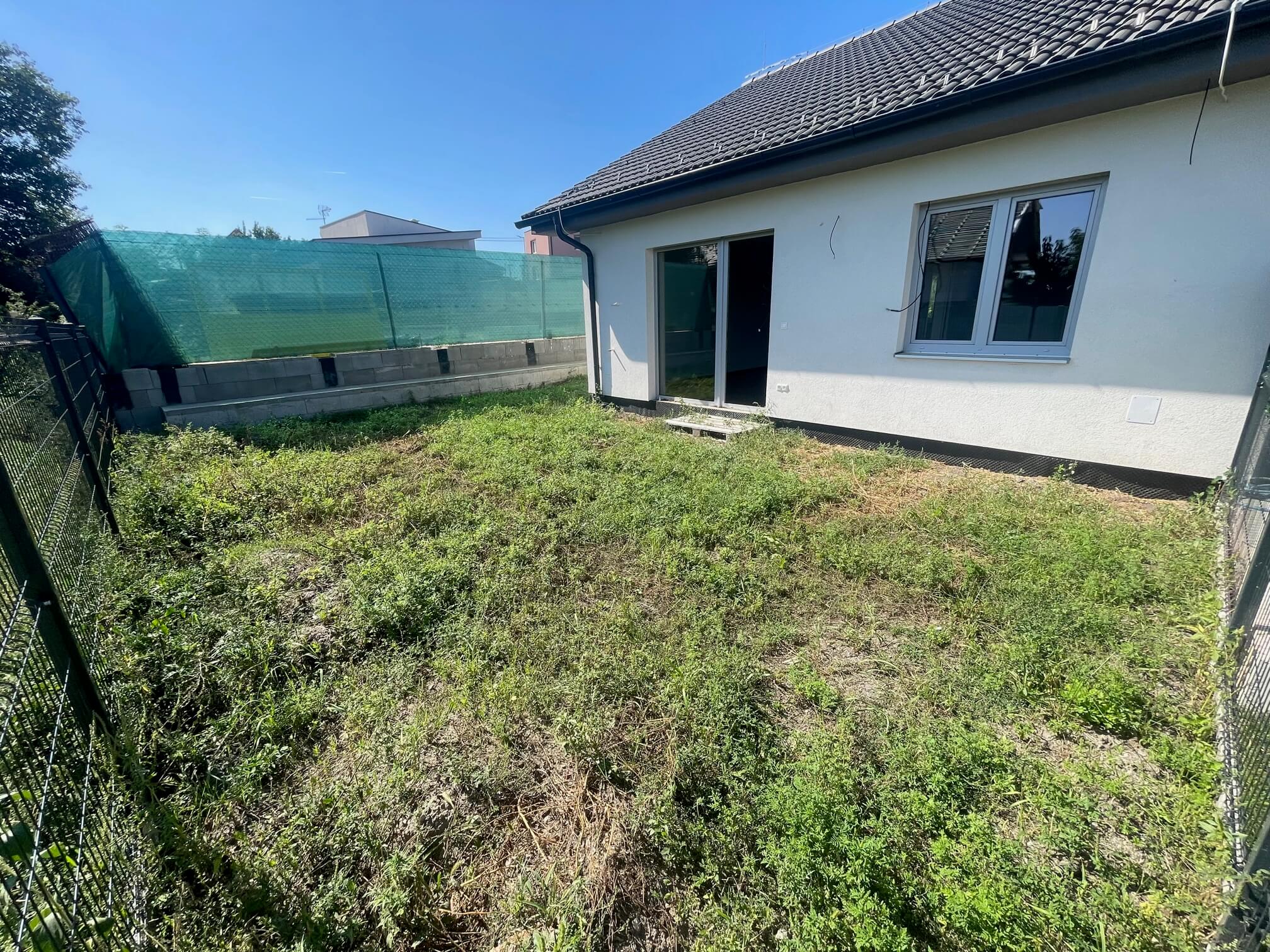 Predané: Na predaj Novostavba, Jakubov posledné 3 štvorizbové byty z dvoch trojdomov, úžitková 73,53m2, pozemok 211m2-57