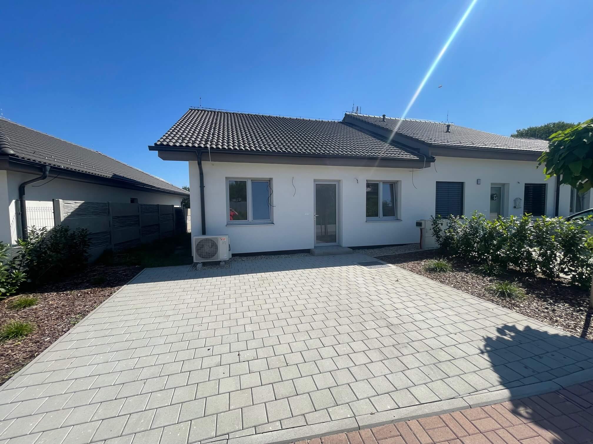 Predané: Na predaj Novostavba, Jakubov posledné 3 štvorizbové byty z dvoch trojdomov, úžitková 73,53m2, pozemok 211m2-0