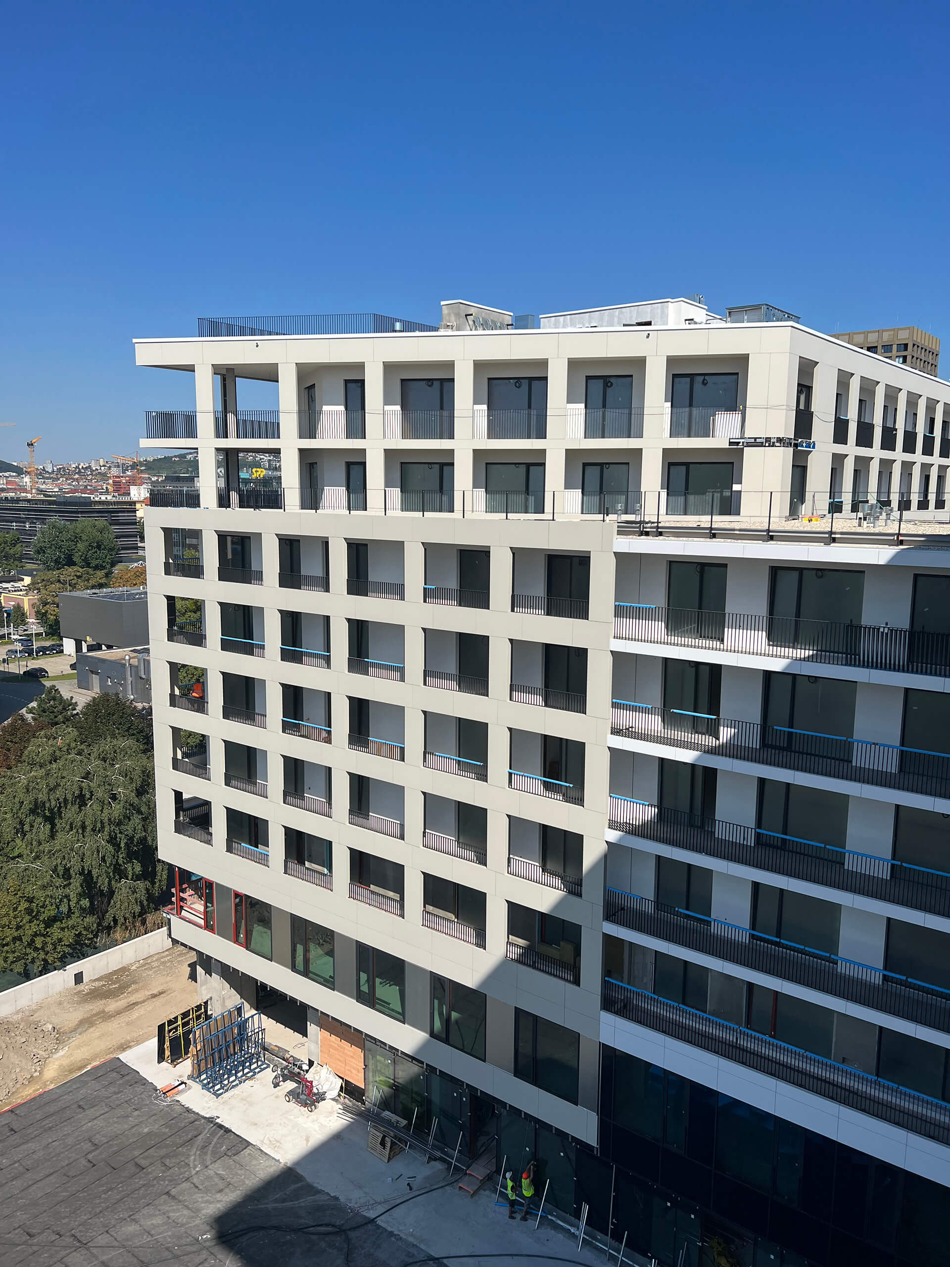 Predané: Na predaj tri 1 izbové byty v projekte Prístavná 1, Bratislava, úžitková plocha 41m2, balkón 6,6m2-3
