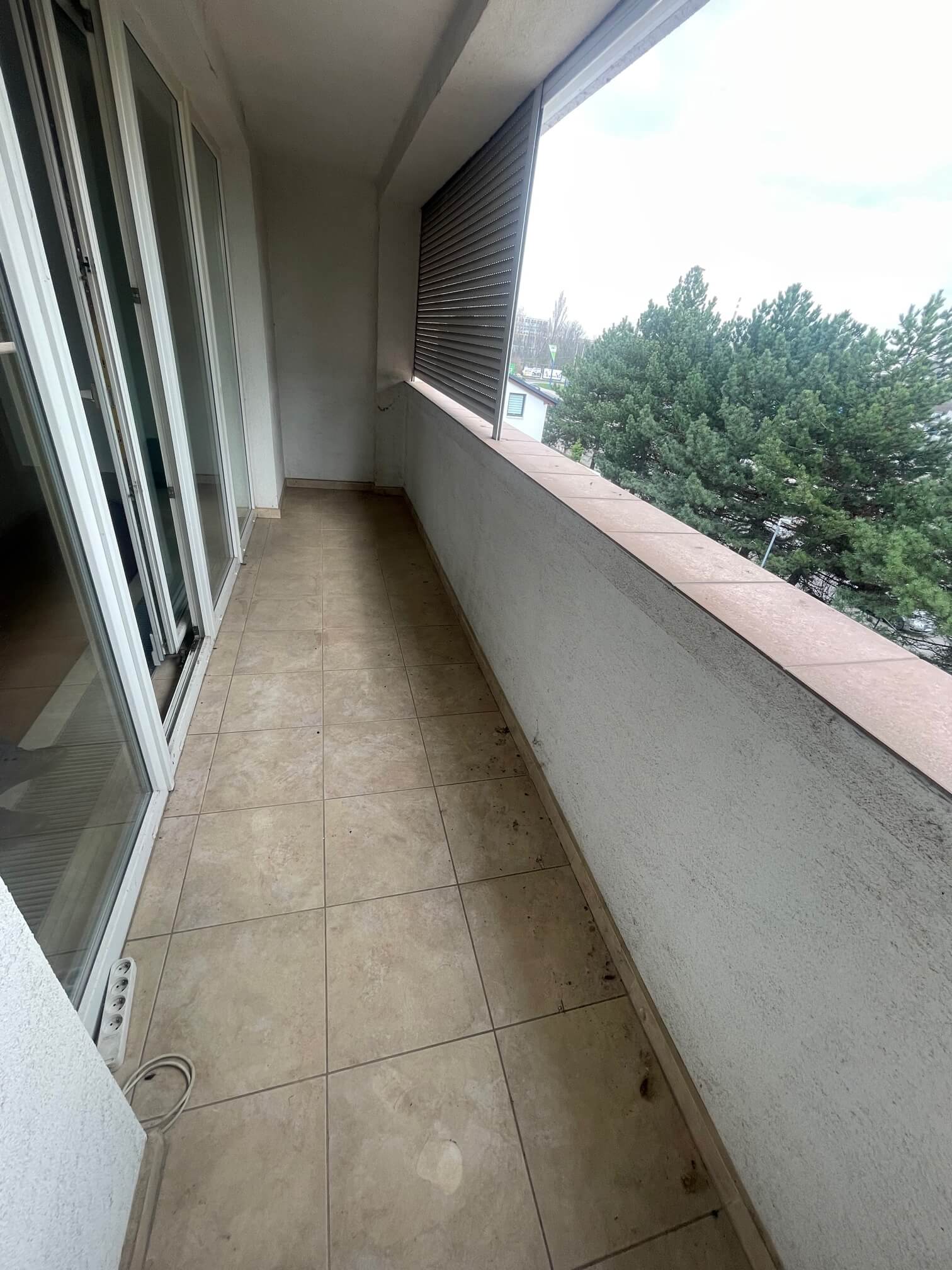 Prenajaté: 3 izbový byt, Vajnorská, úžitková plocha 113m2, plus loggia 8m2, balkón 6m2, pivnica, garáž, 2 parkovacie miesta vonku-37